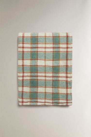 CHECK WAFFLE KNIT COTTON BLANKET - Green / Blue by Zara