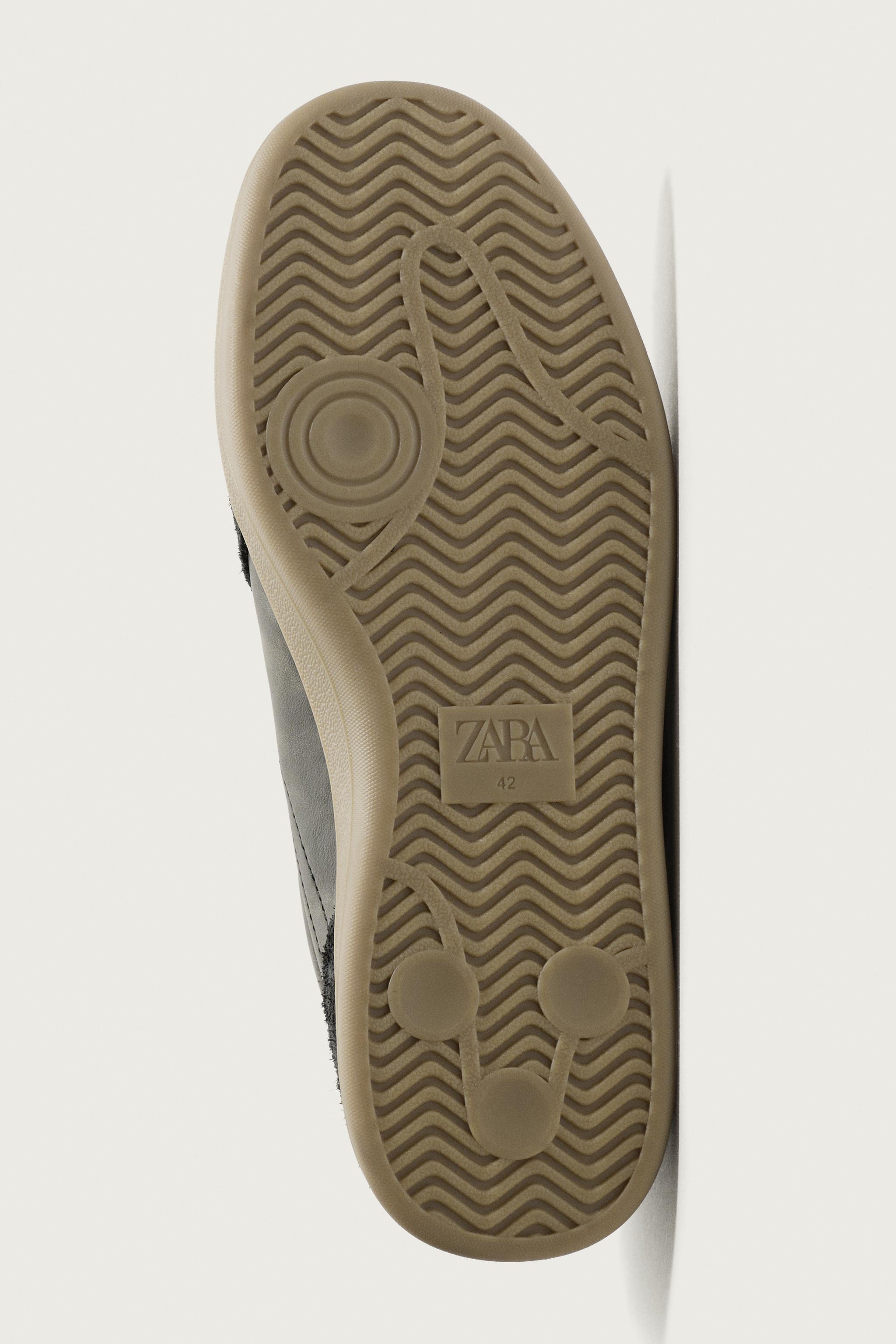 RETRO STYLE SNEAKERS