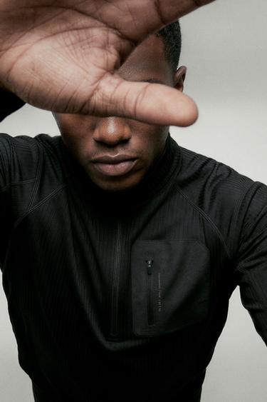 Zara QUARTER-ZIP SWEATSHIRT WITH COMBINATION POCKET - Black