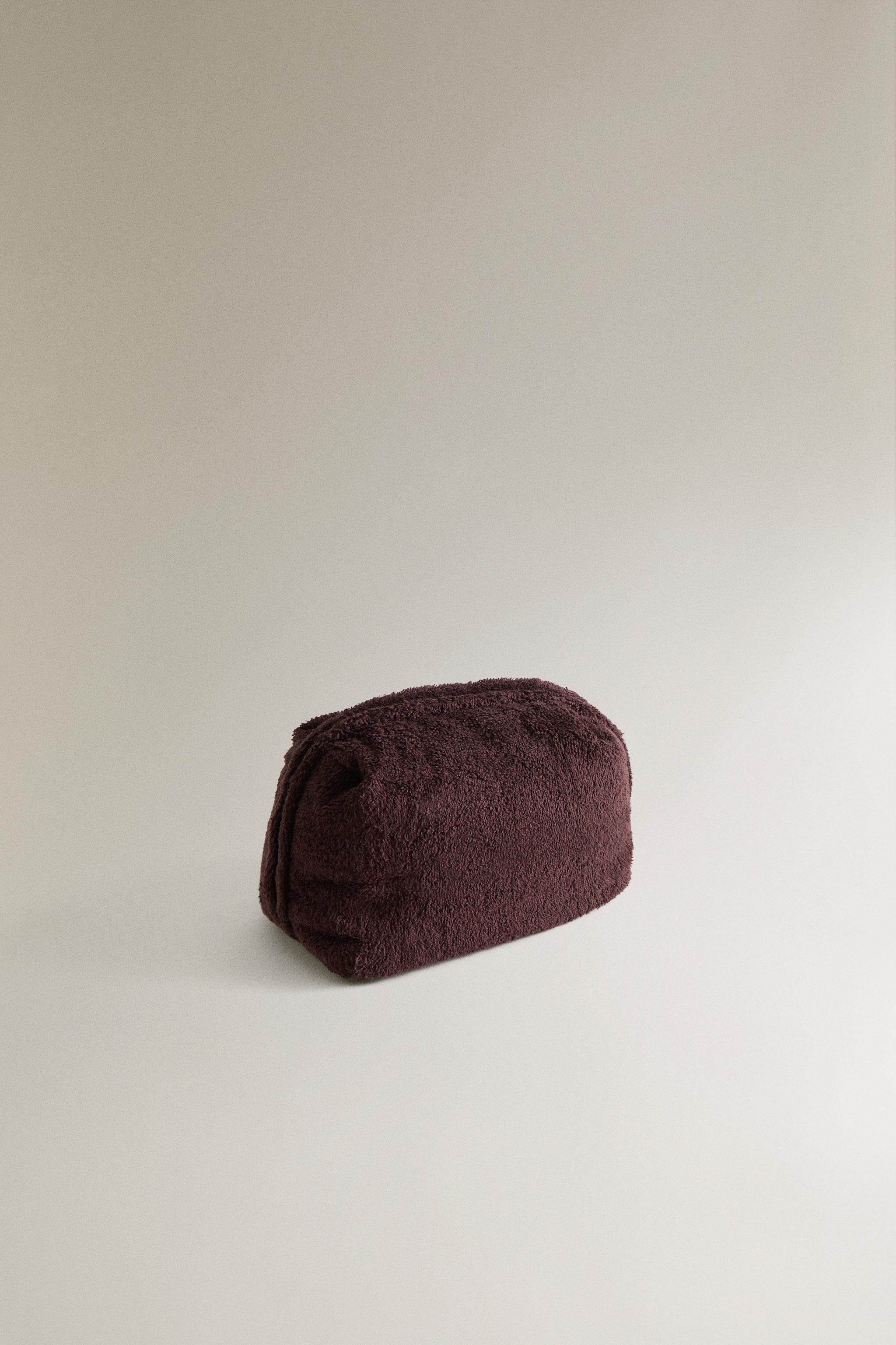 MEDIUM TOWEL MAKEUP BAG