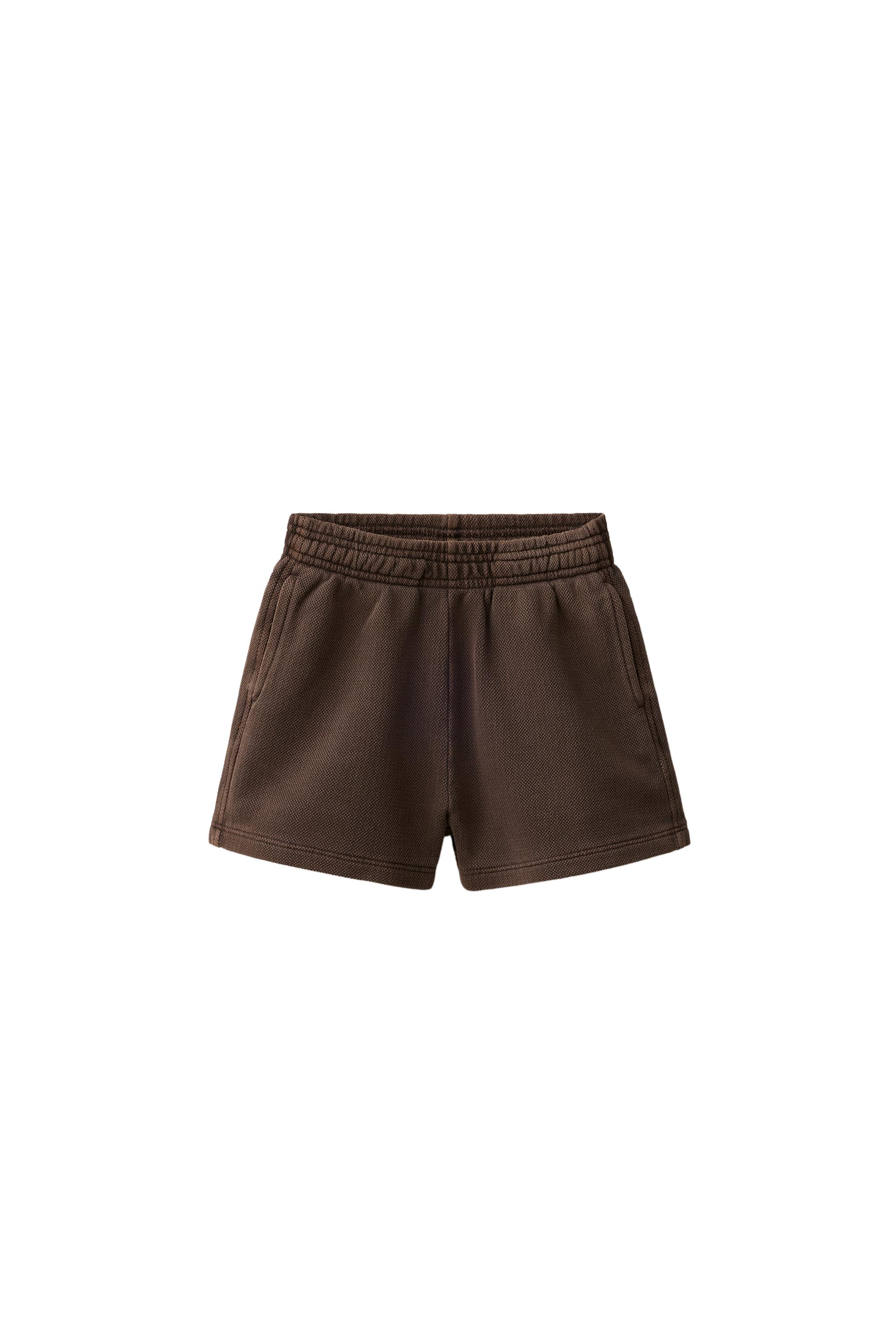 PLAIN PIQUÉ SHORTS — Brown
