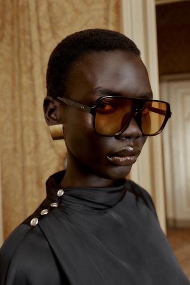 BLOUSE SATINÉE BOUTONS ÉPAULE - Noir de Zara - Image 3