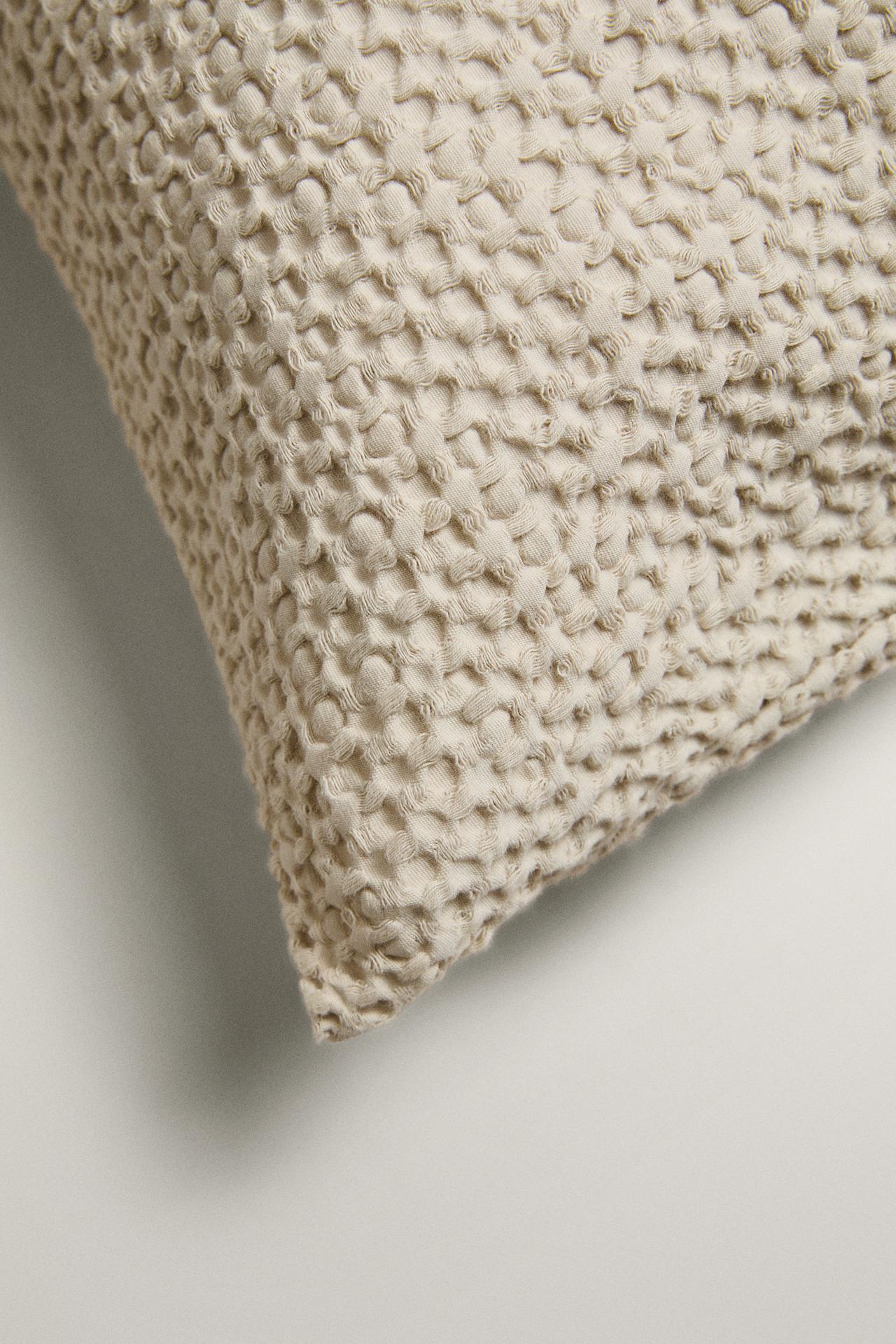 WAFFLE-KNIT THROW PILLOW COVER — Light gray