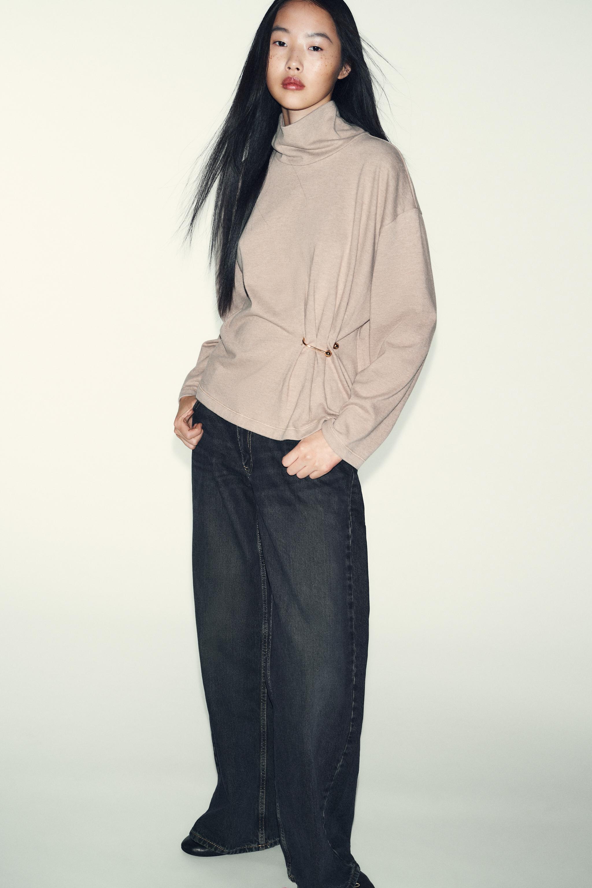 SOFT METAL APPLIQUÉ TOP