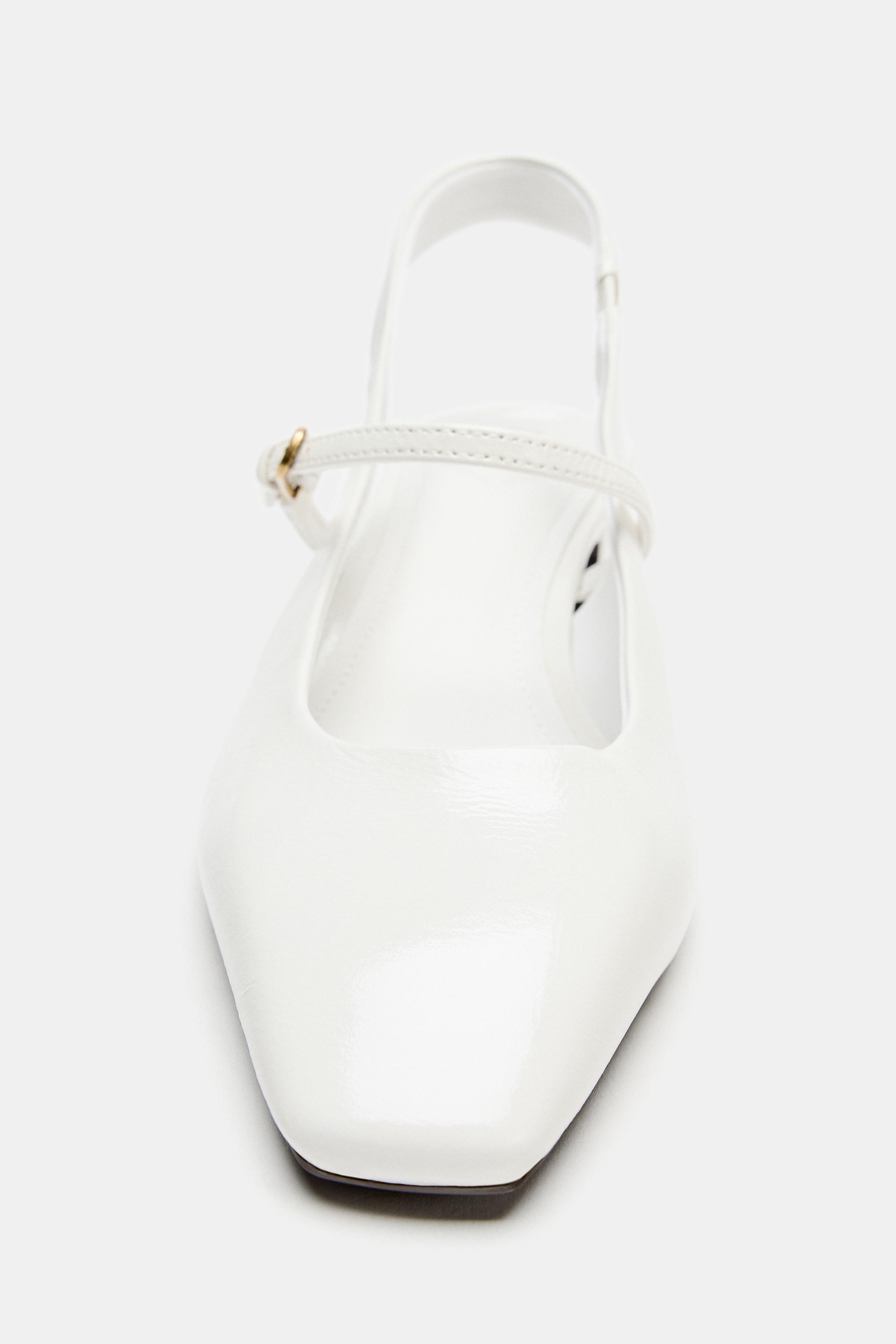 CHAUSSURES À TALONS EN CUIR OUVERTES L’ARRIÈRE