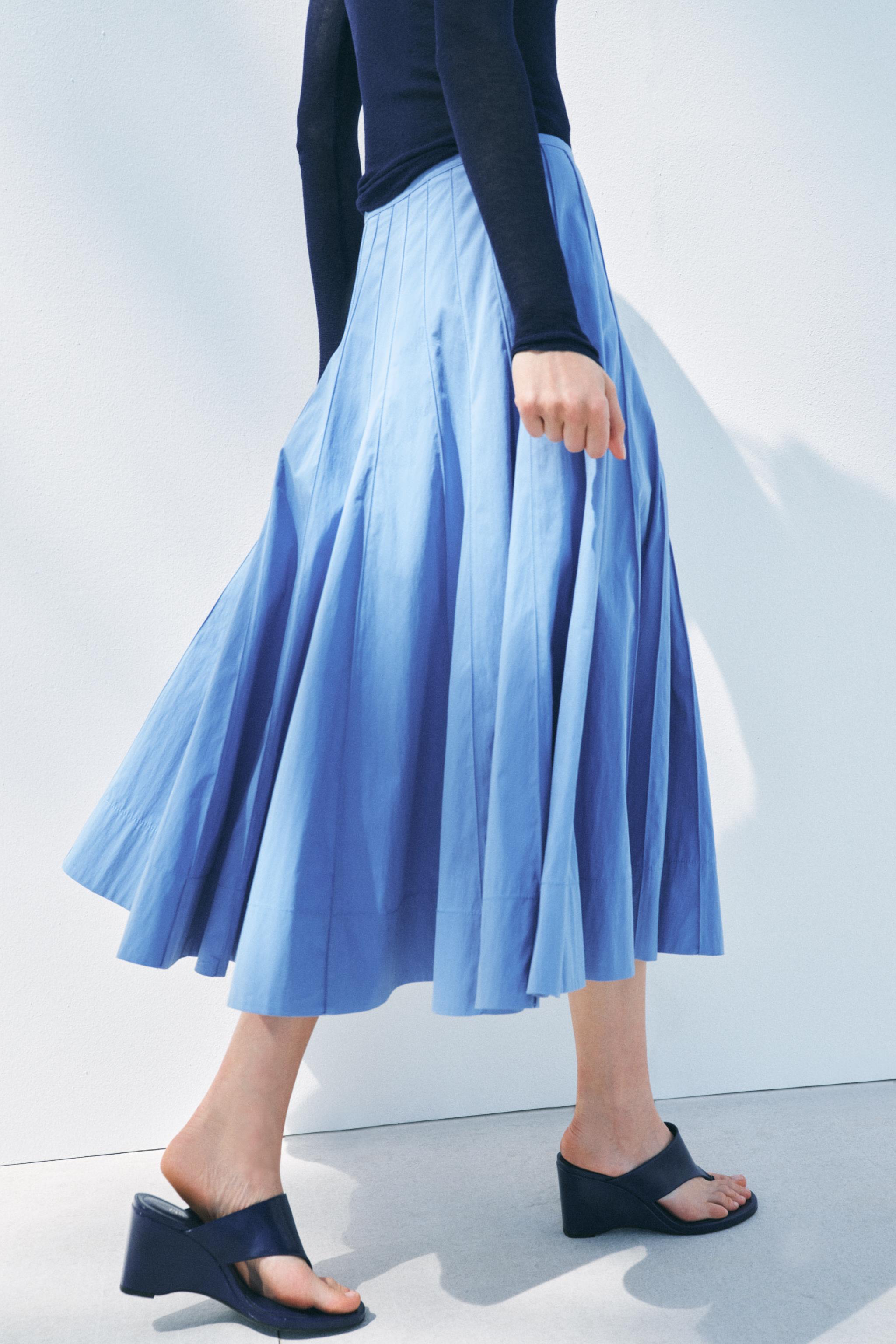 【ZARA】ZW COLLECTION フレア ミディスカート | 2594/325/411 ZW COLLECTION MIDI SWING SKIRT - Faded sky blue | ZARA