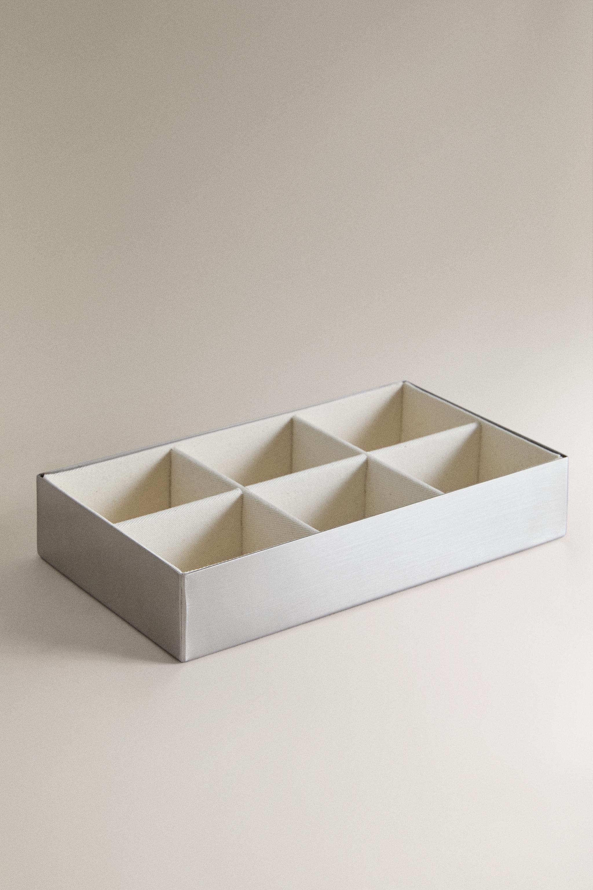 JEWELLERY ORGANISER WITH DIVIDERS — Silver