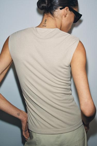 T-SHIRT CÔTELÉ COL EN V - Beige de Zara - Image 2