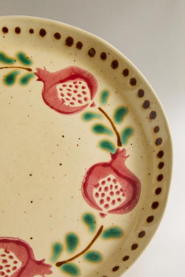 ASSIETTE À DESSERT GRENADES EN TERRE CUITE - Écru / Rouge de Zara - Image 2