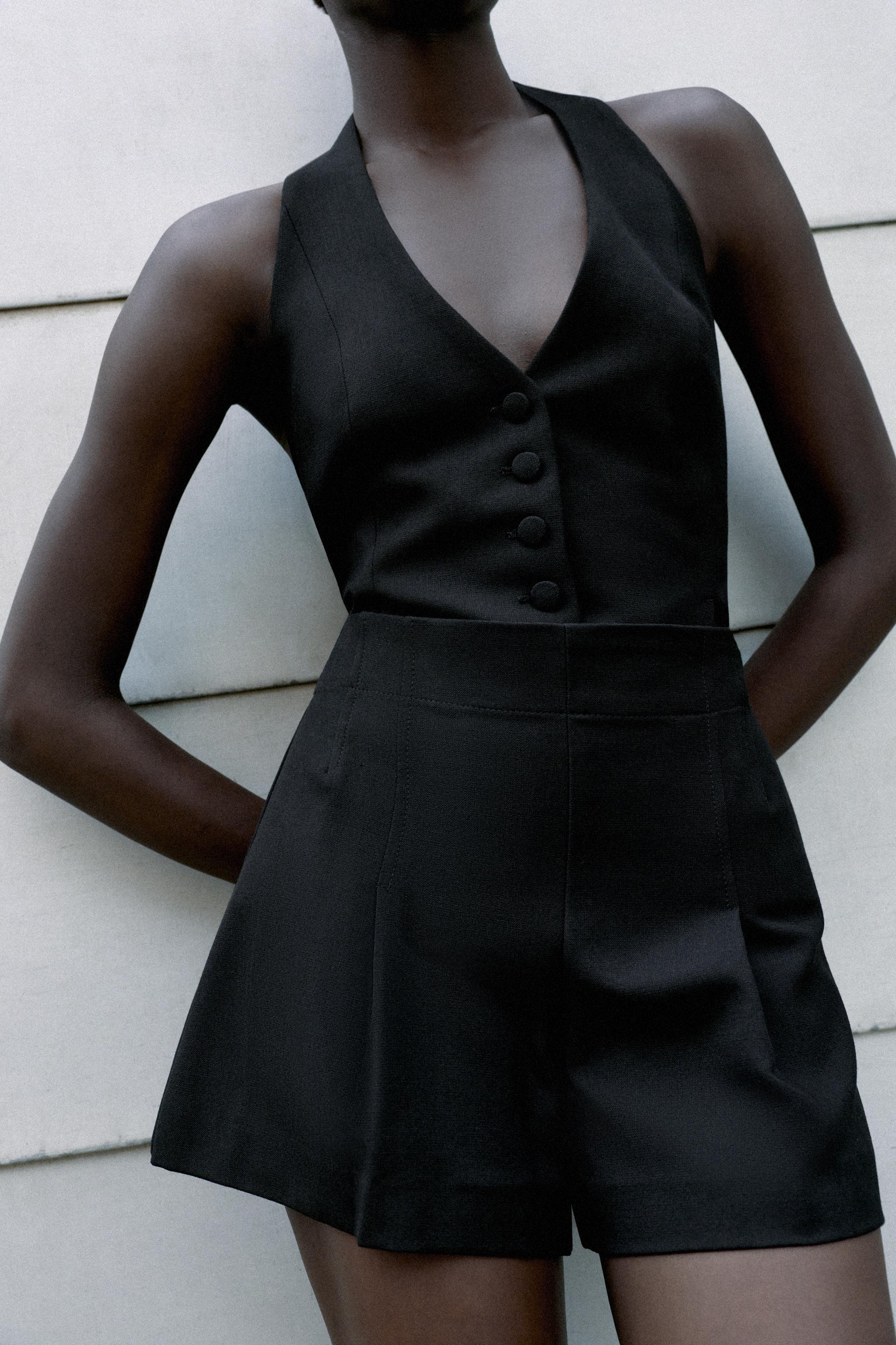 PLEATED SHORTS — Black