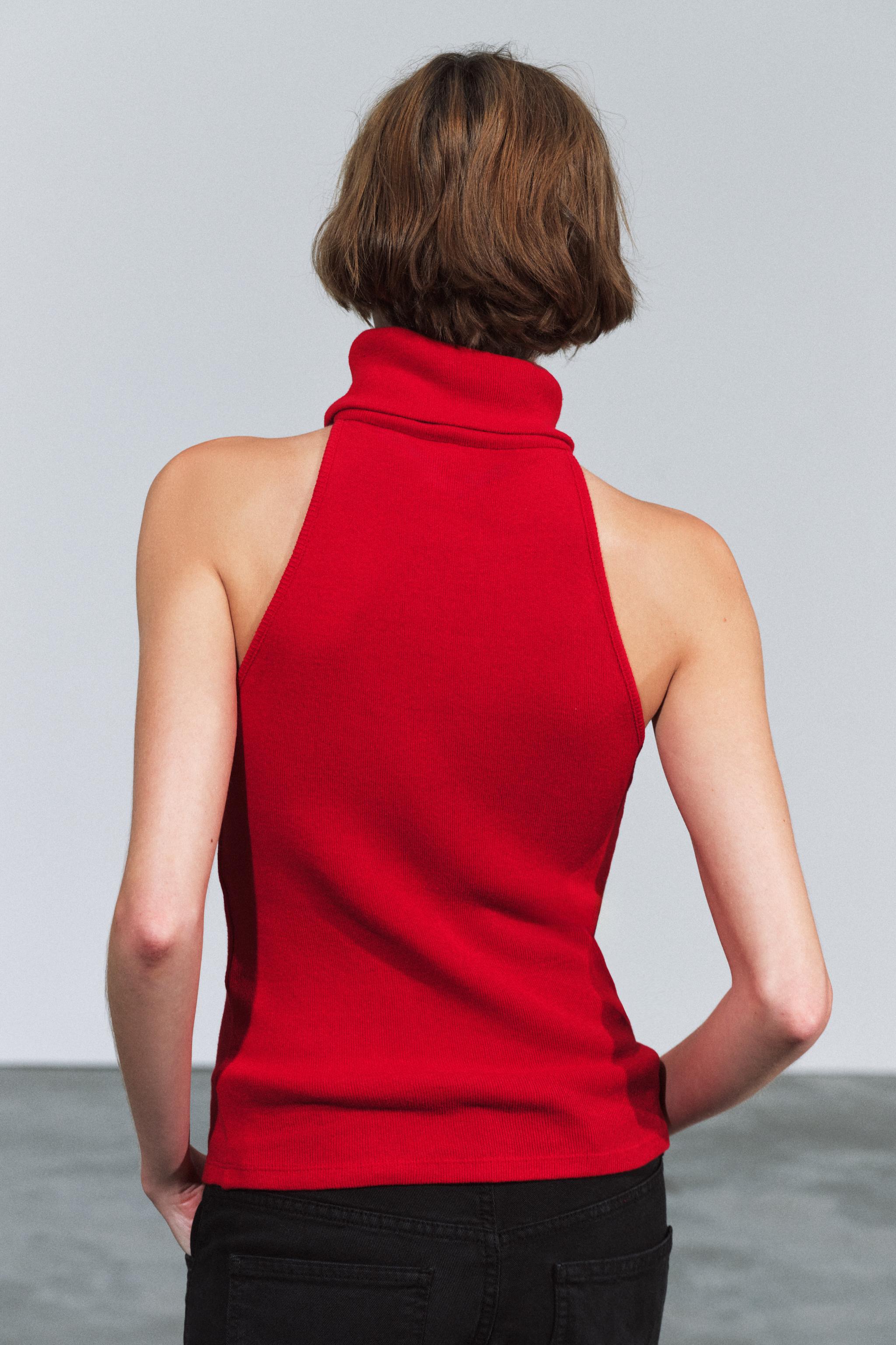 HIGH NECK TOP