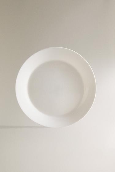 WHITE GLASS DINNER PLATE - White by Zara