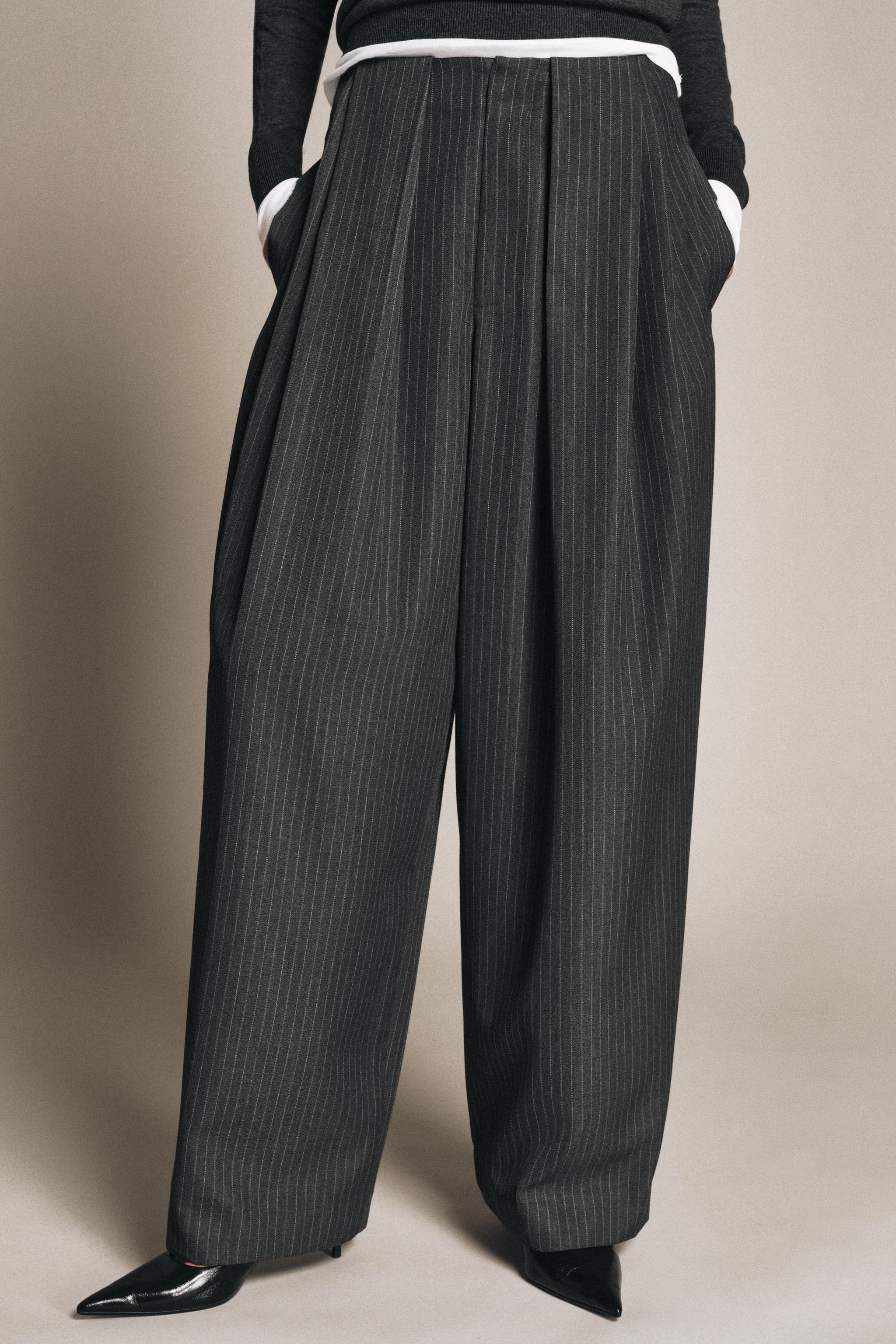 ZW COLLECTION PINSTRIPE PLEATED PANTS