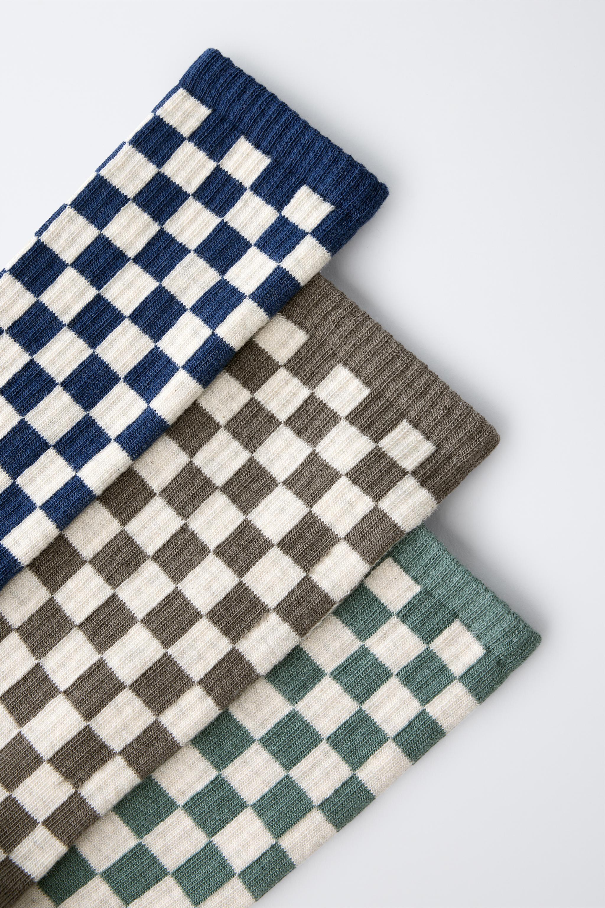 LOT DE TROIS PAIRES CHAUSSETTES MONTANTES À DAMIER