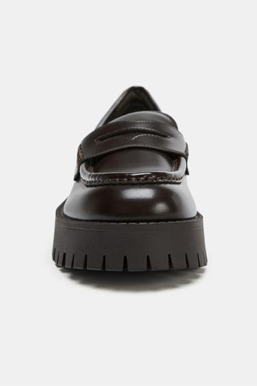 MOCASÍN SUELA DENTADA - Marrón de Zara