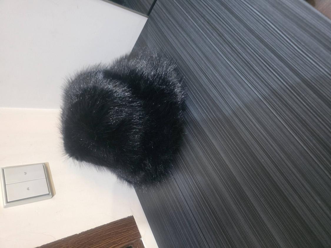 SHEEPSKIN BUCKET HAT - Image 4