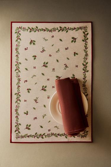 HOLLY JACQUARD CHRISTMAS PLACEMAT — Red 1