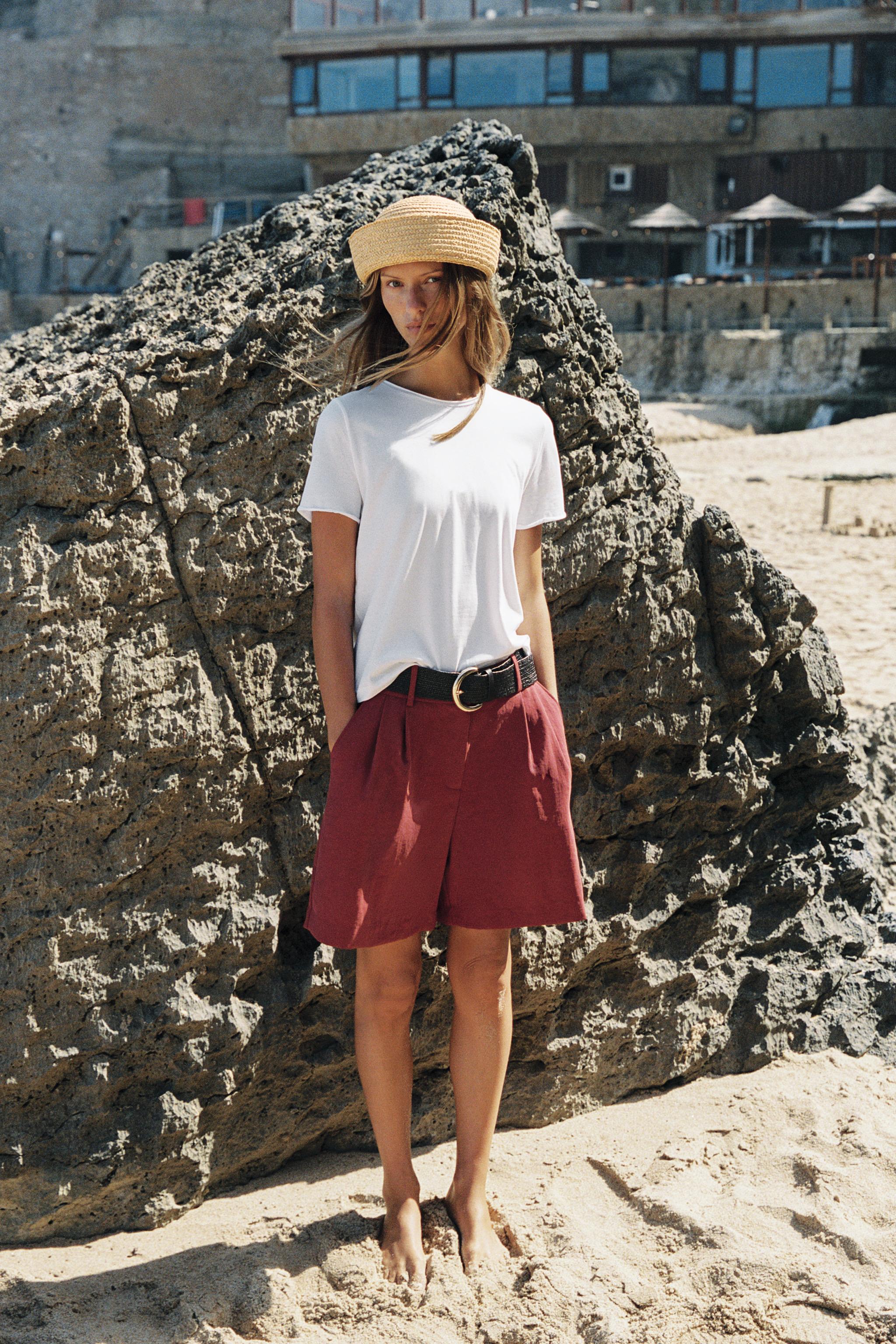 PLEATED BELTED SHORTS — Brick