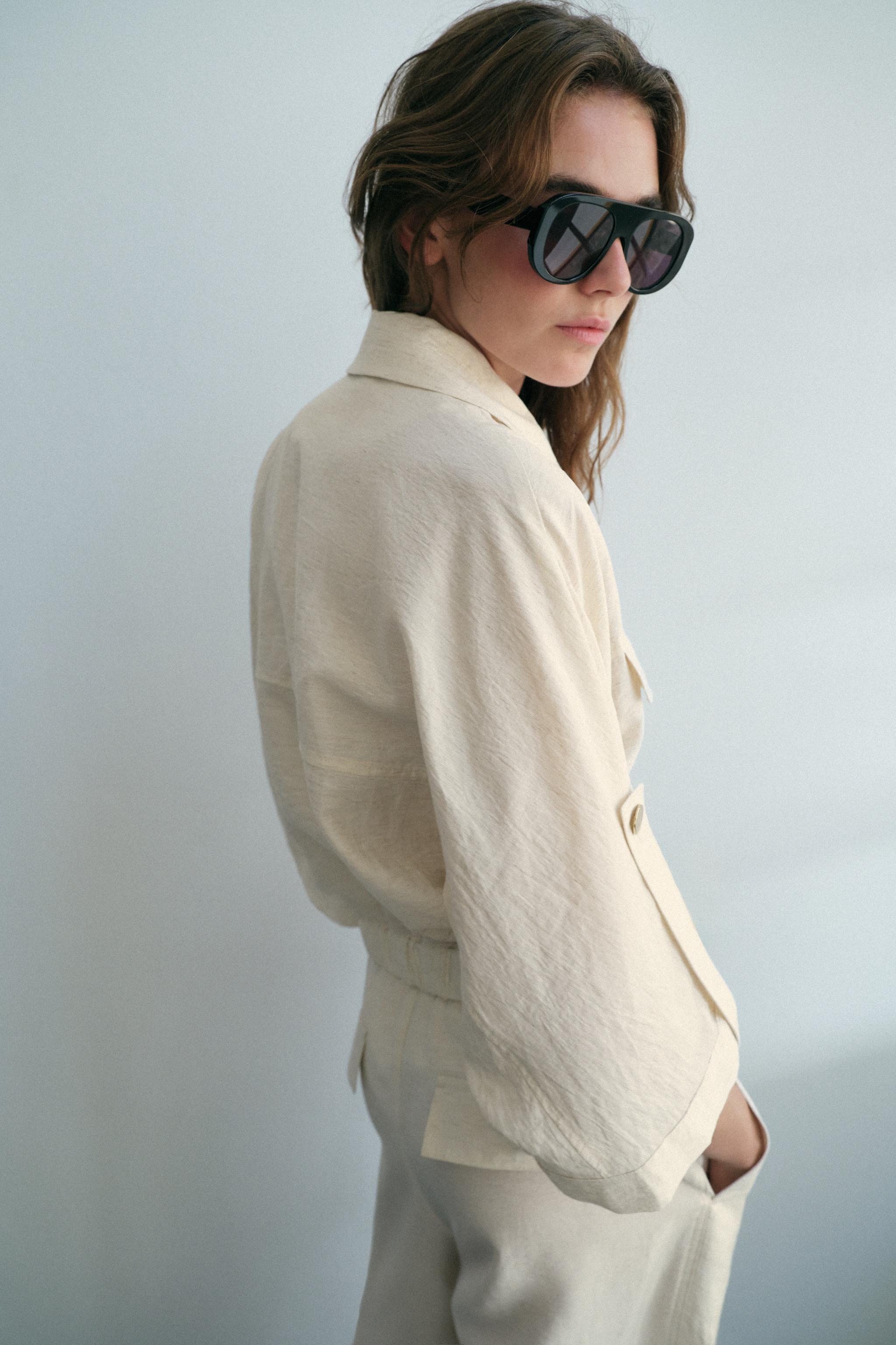 ROLL-UP SLEEVE SAFARI BLOUSE