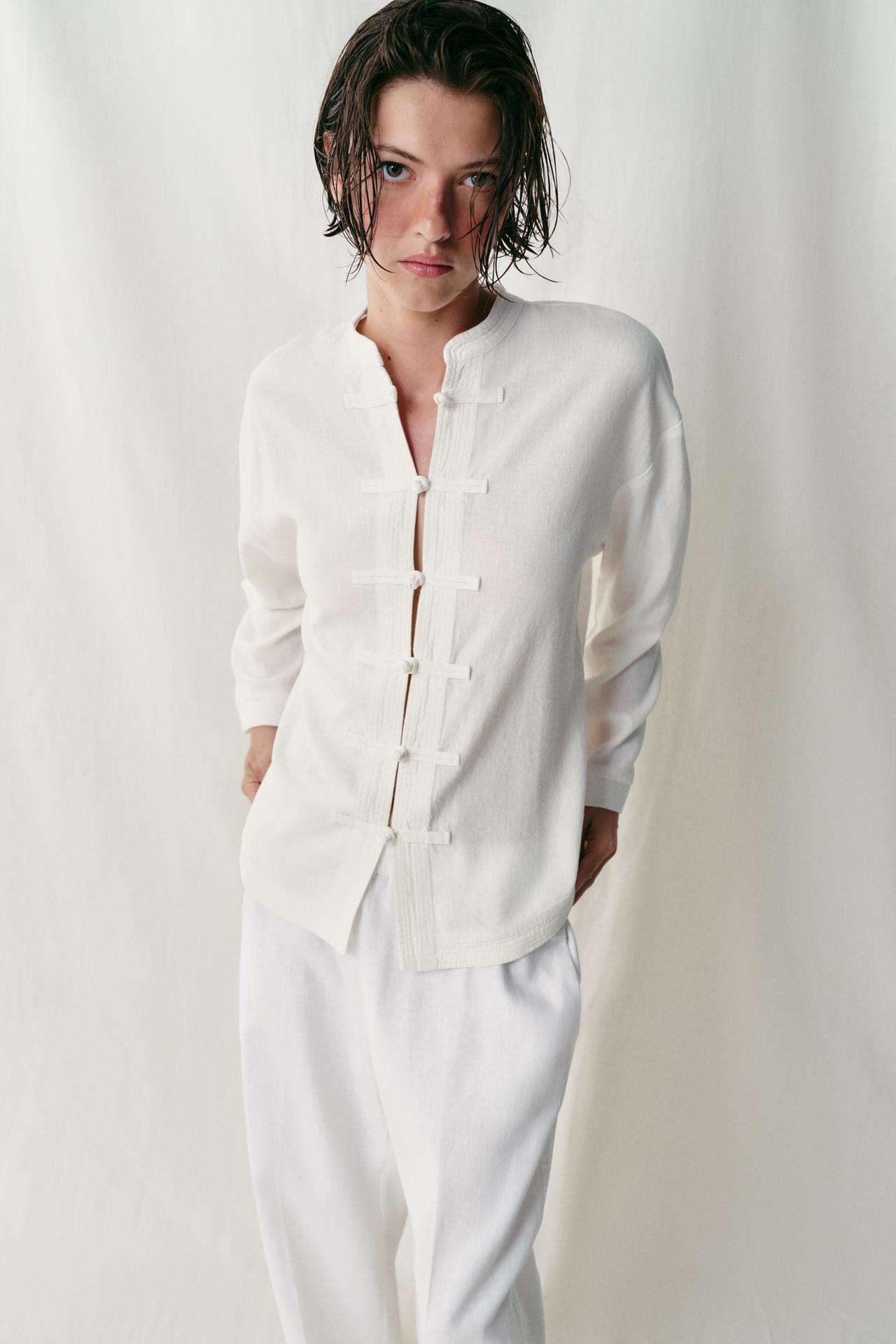 LINEN OVERSIZED SHIRT WITH FROG FASTENING — White