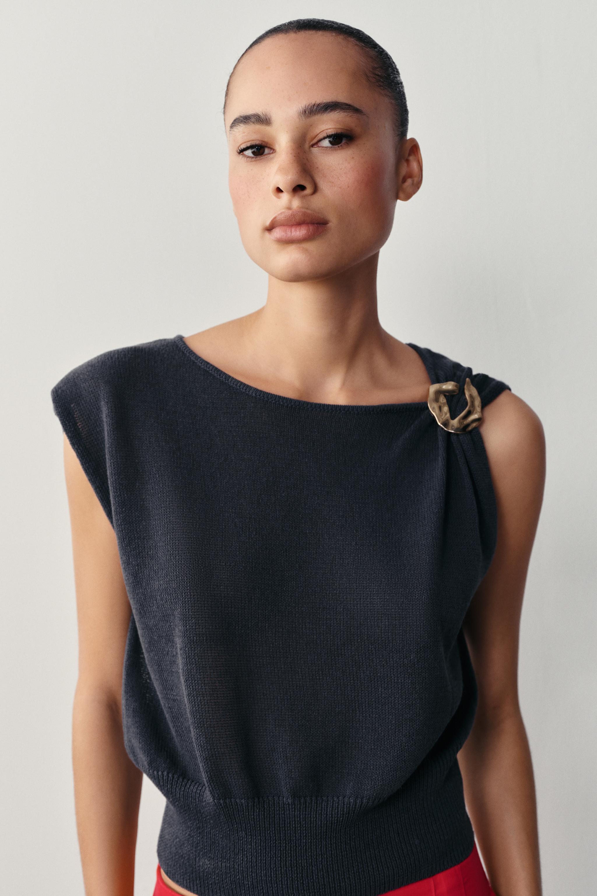 METALLIC TRIM KNIT TOP — Blue