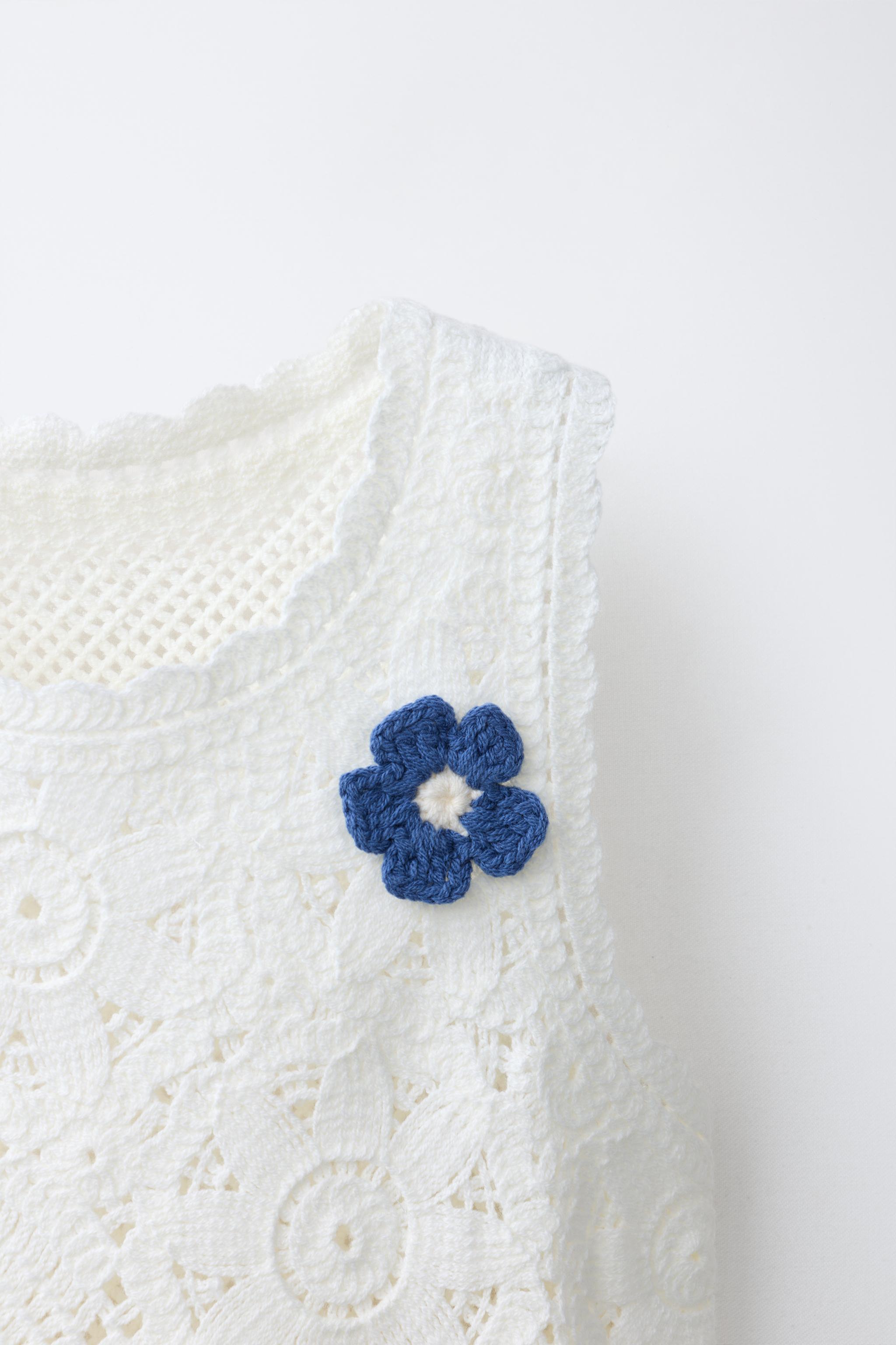TOP EN CROCHET À FLEURS