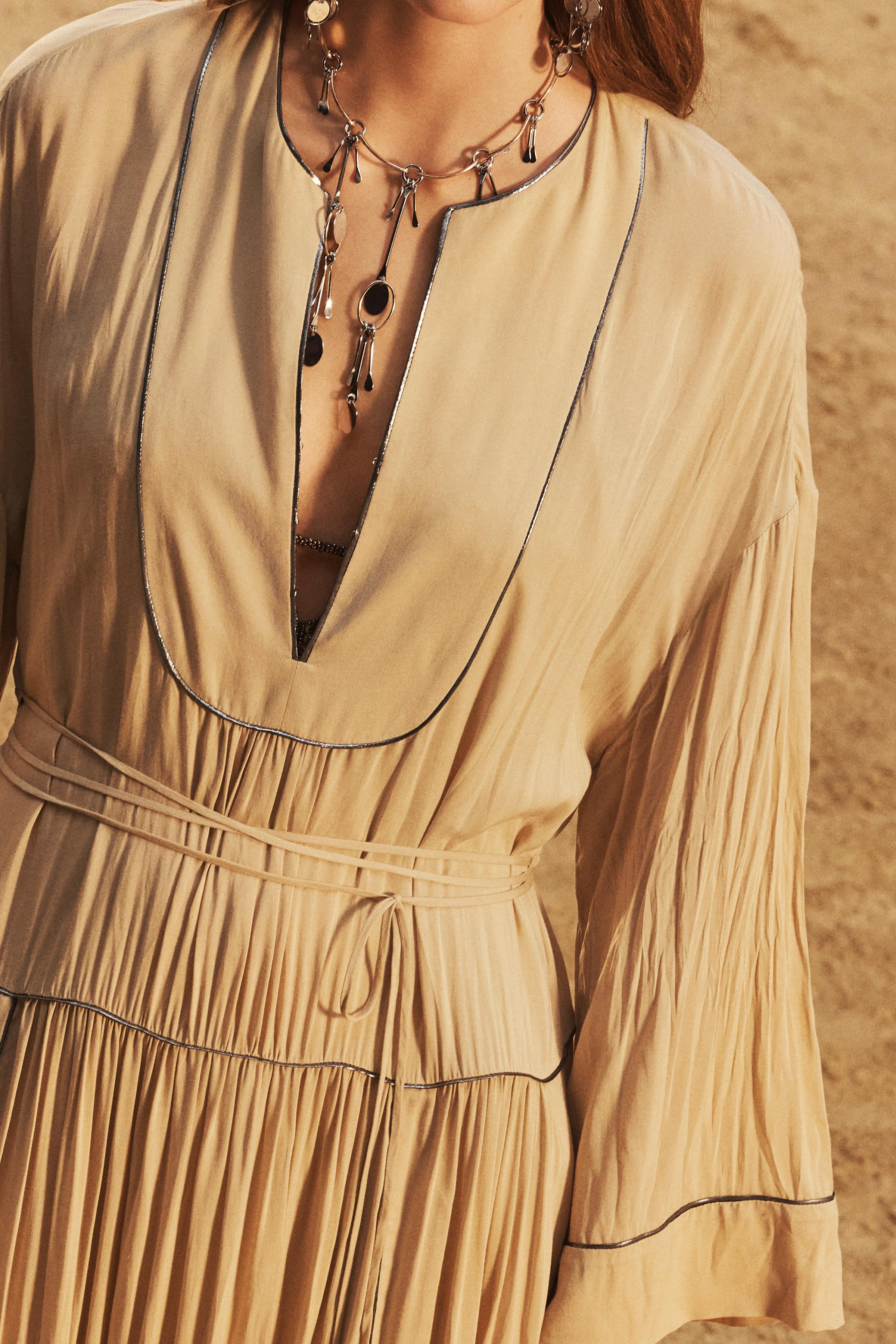 【ZARA】LIMITED EDITION スリット入りロングワンピース LIMITED EDITION スリット入りロングワンピース - ゴールデン
