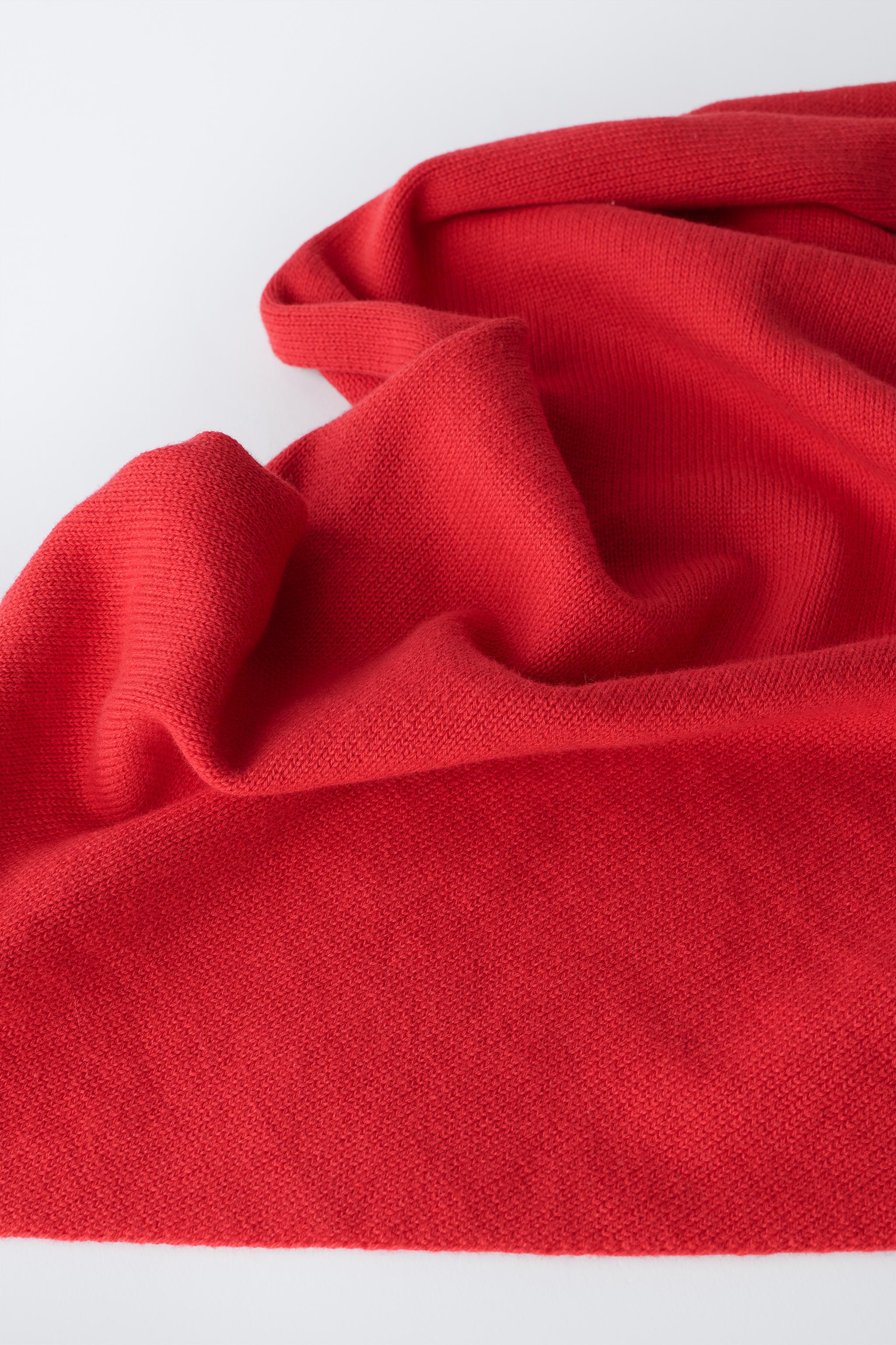 TRIANGULAR KNIT BANDANA — Red