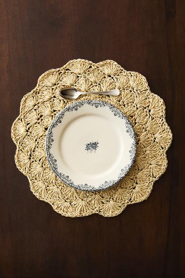 CROCHET PLACEMAT - Light beige by Zara
