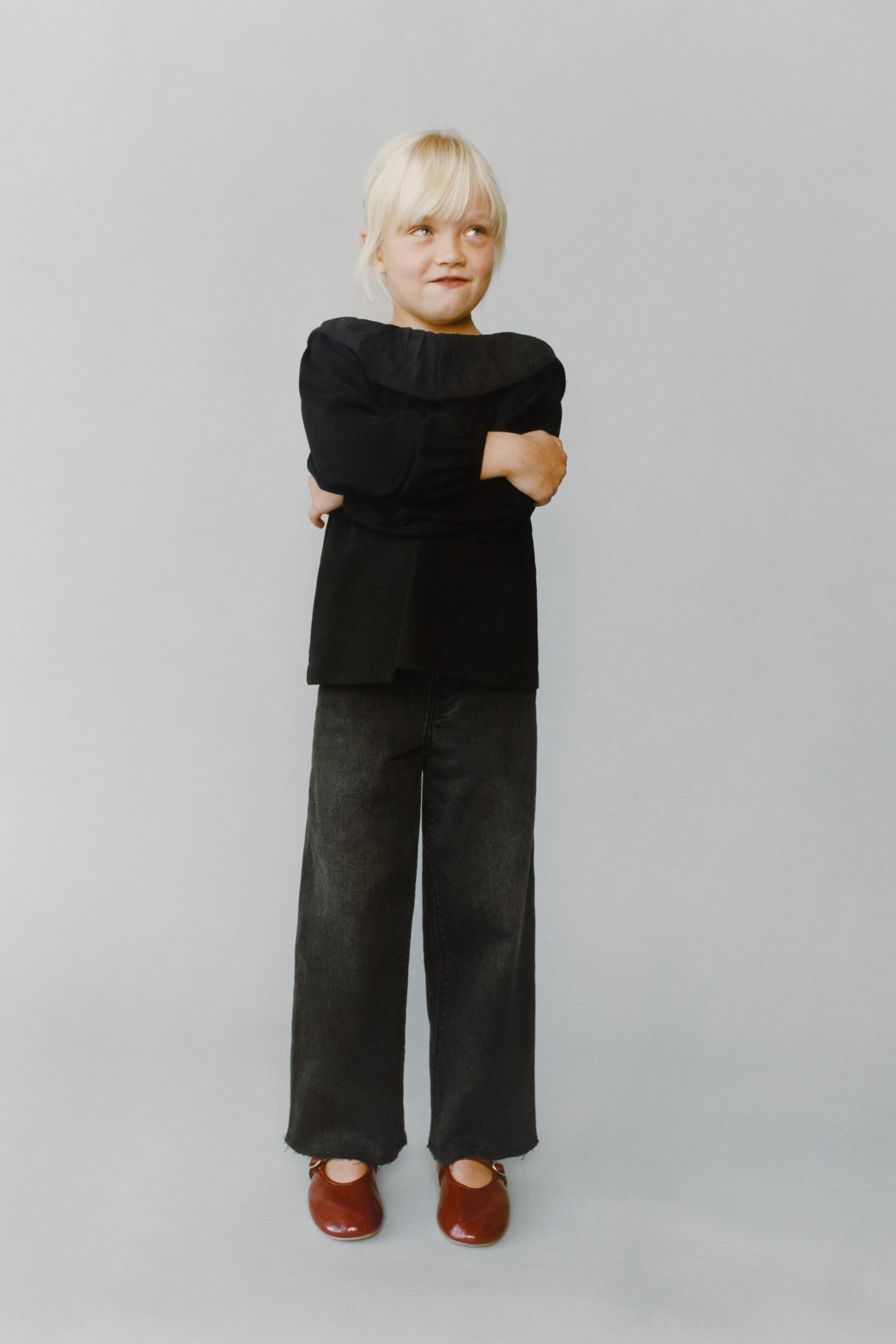 EMBROIDERED PETER PAN COLLAR T-SHIRT