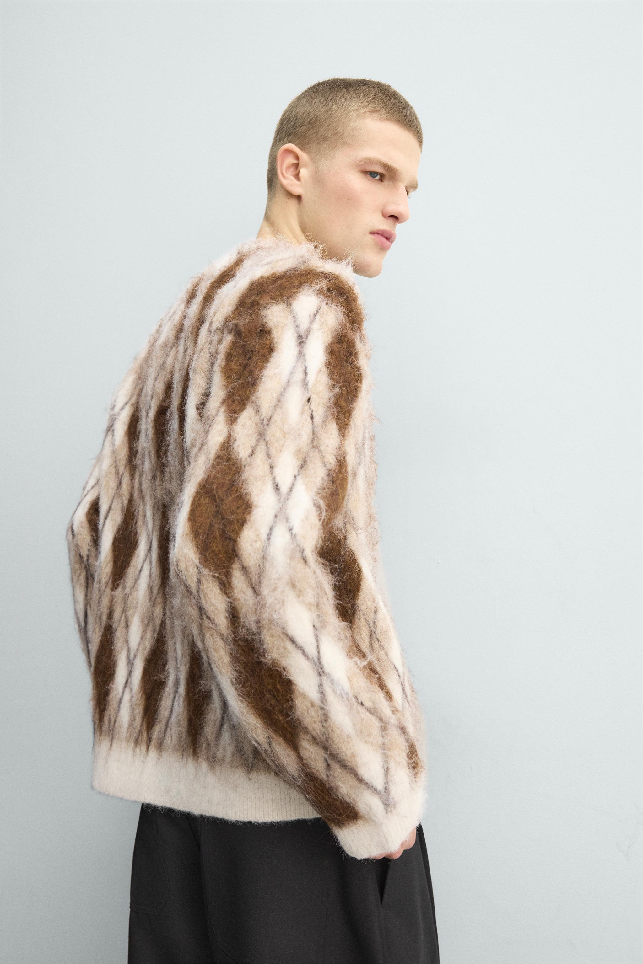 PULL BROSSÉ EN JACQUARD À LOSANGES