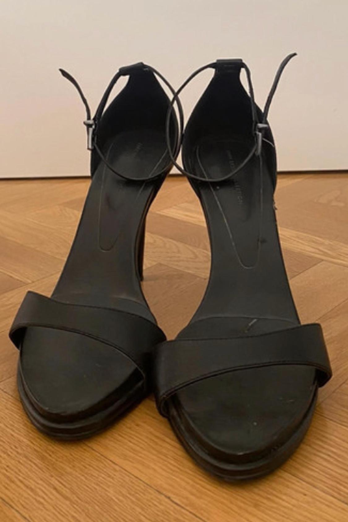 SANDALIA NEGRA TIRA - Image 3