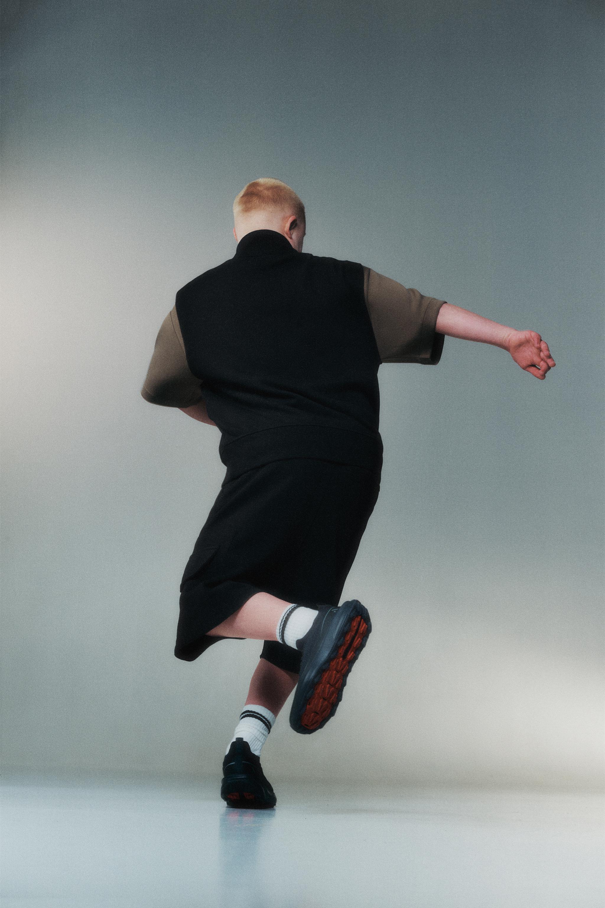 ATHLETIC CARGO SHORTS — Black