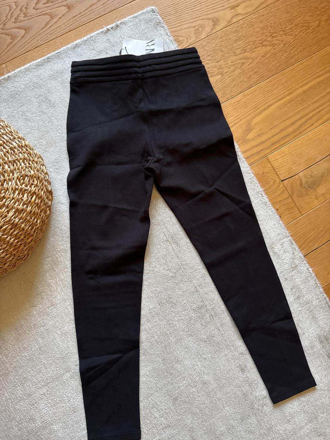 LEGGINGS WITH GOLD BUTTONS - Image 2