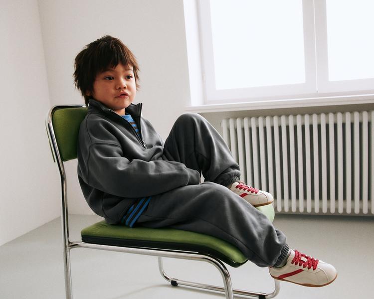 PLAIN SWEATSHIRT AND JOGGER PANTS SET — Anthracite grey