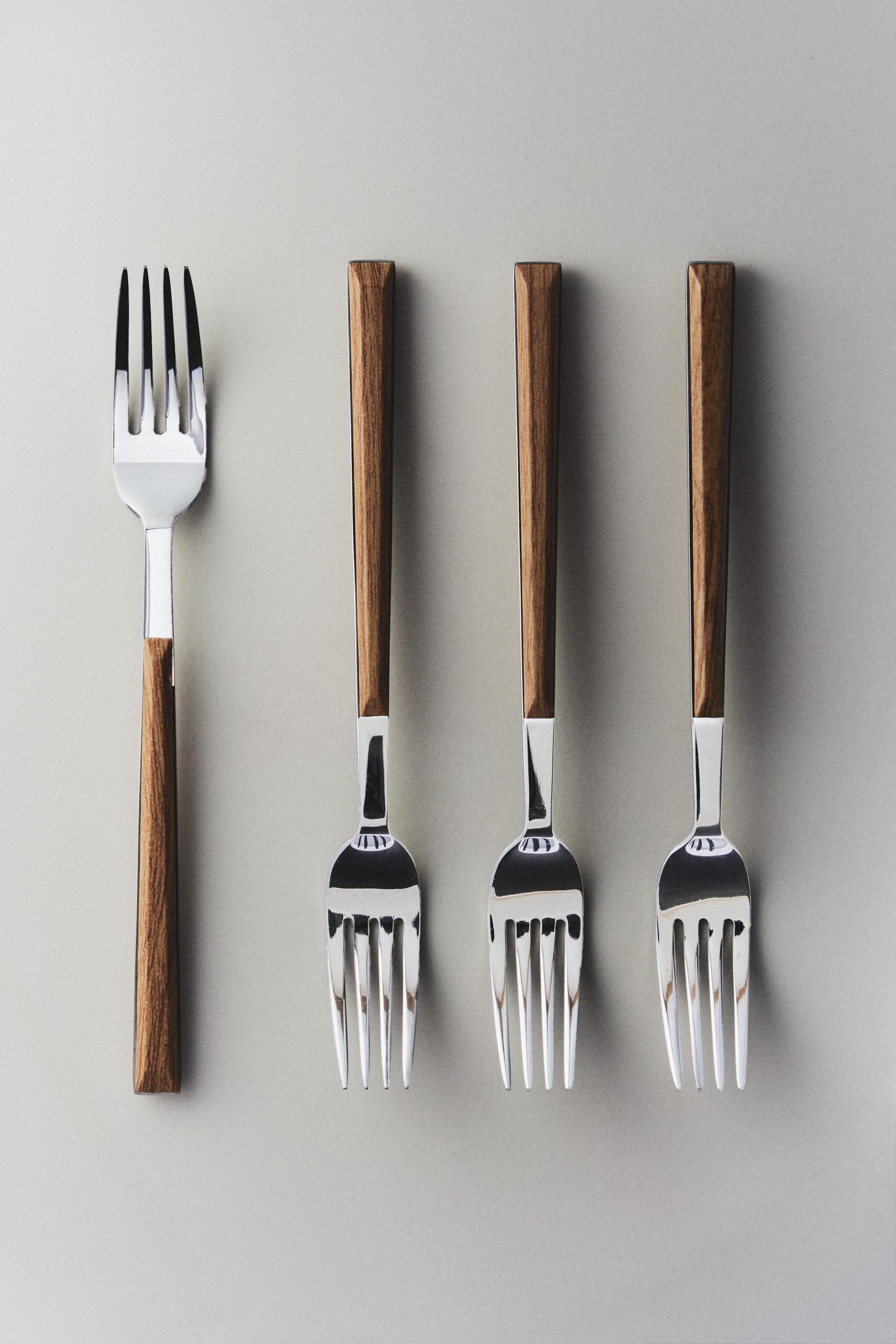 WOOD-EFFECT FORKS (PACK OF 4)