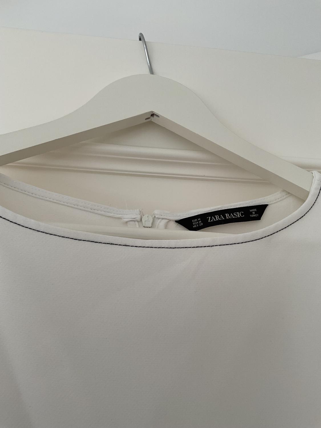 TOP WITH BELT AND TOPSTITCHING - Image 4