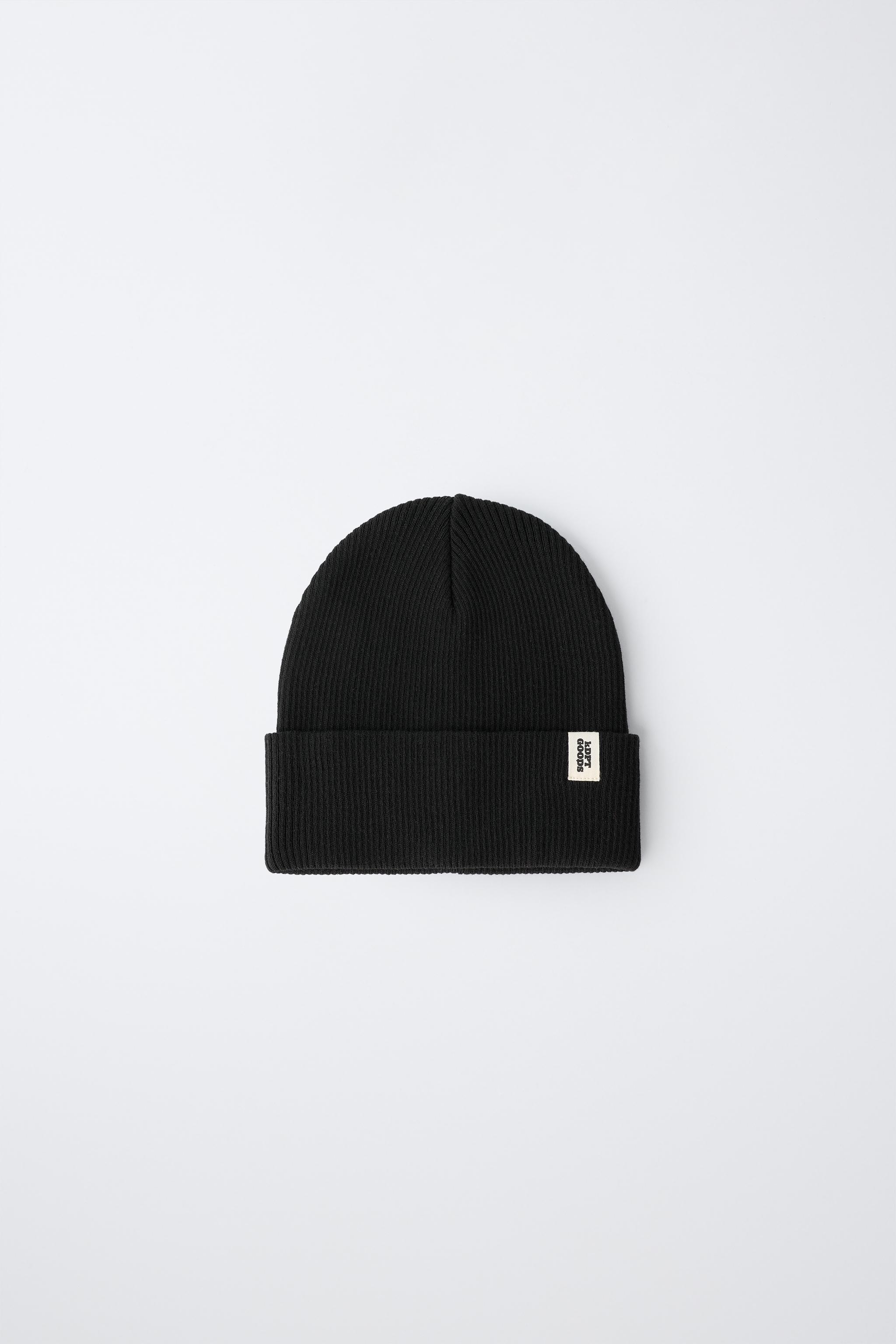 RIBBED KNIT LABEL HAT — Black