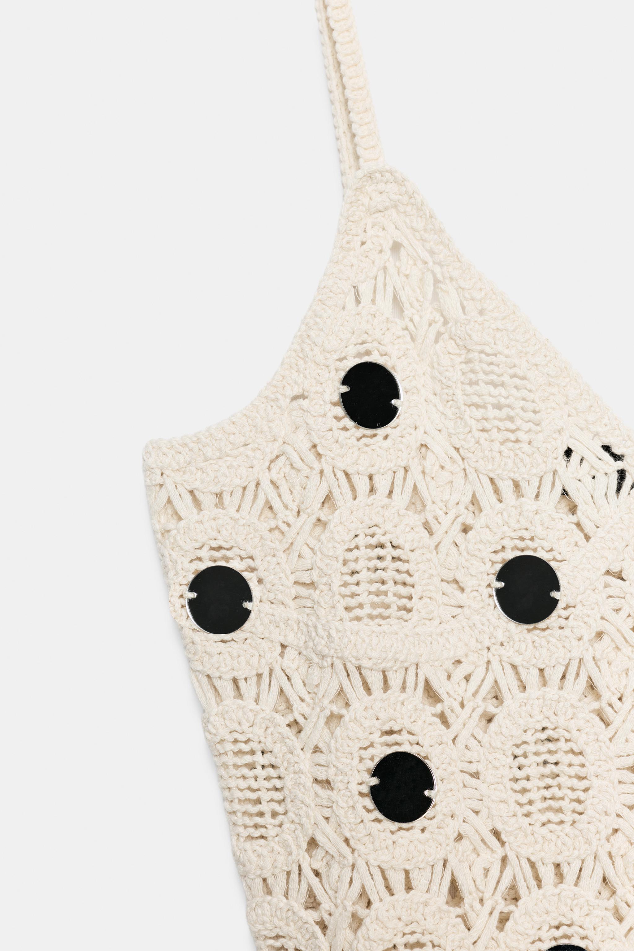 ROBE EN MAILLE À MIROIRS ET FRANGES