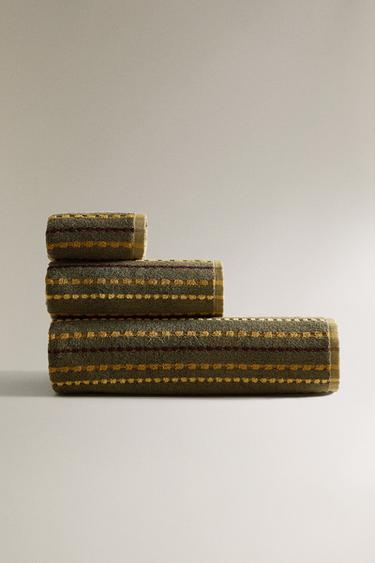 TEXTURED BATH TOWEL WITH COLOURED DOTS - Multicoloured by Zara - Image 0