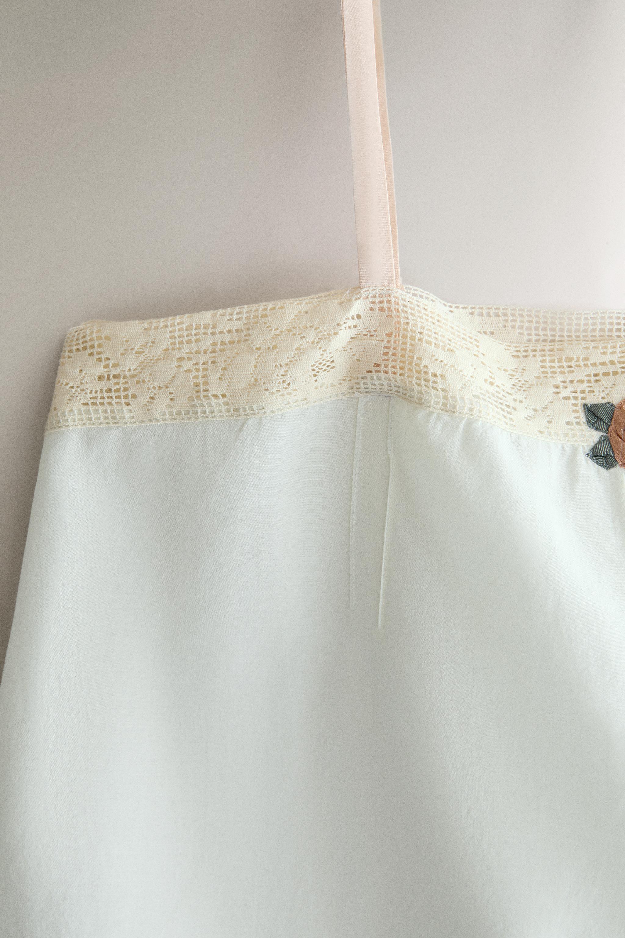 FLORAL LACE TOP