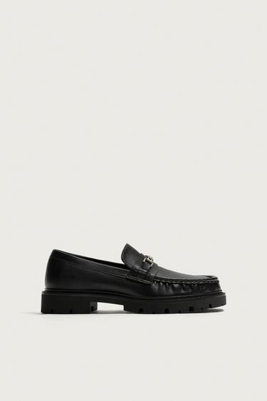MOCASÍN APLIQUE METÁLICO - Negro de Zara