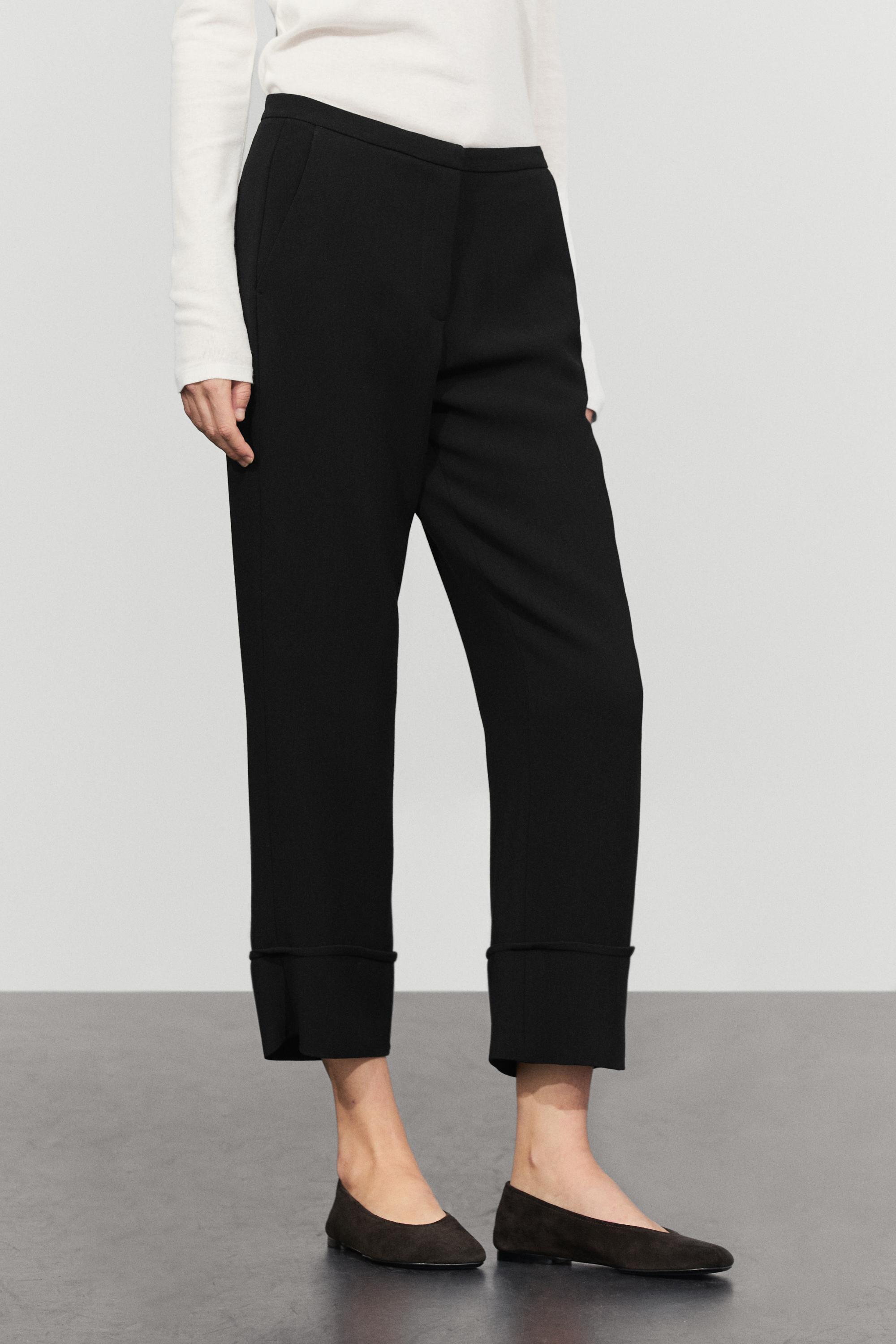 Cuffed capris — Black