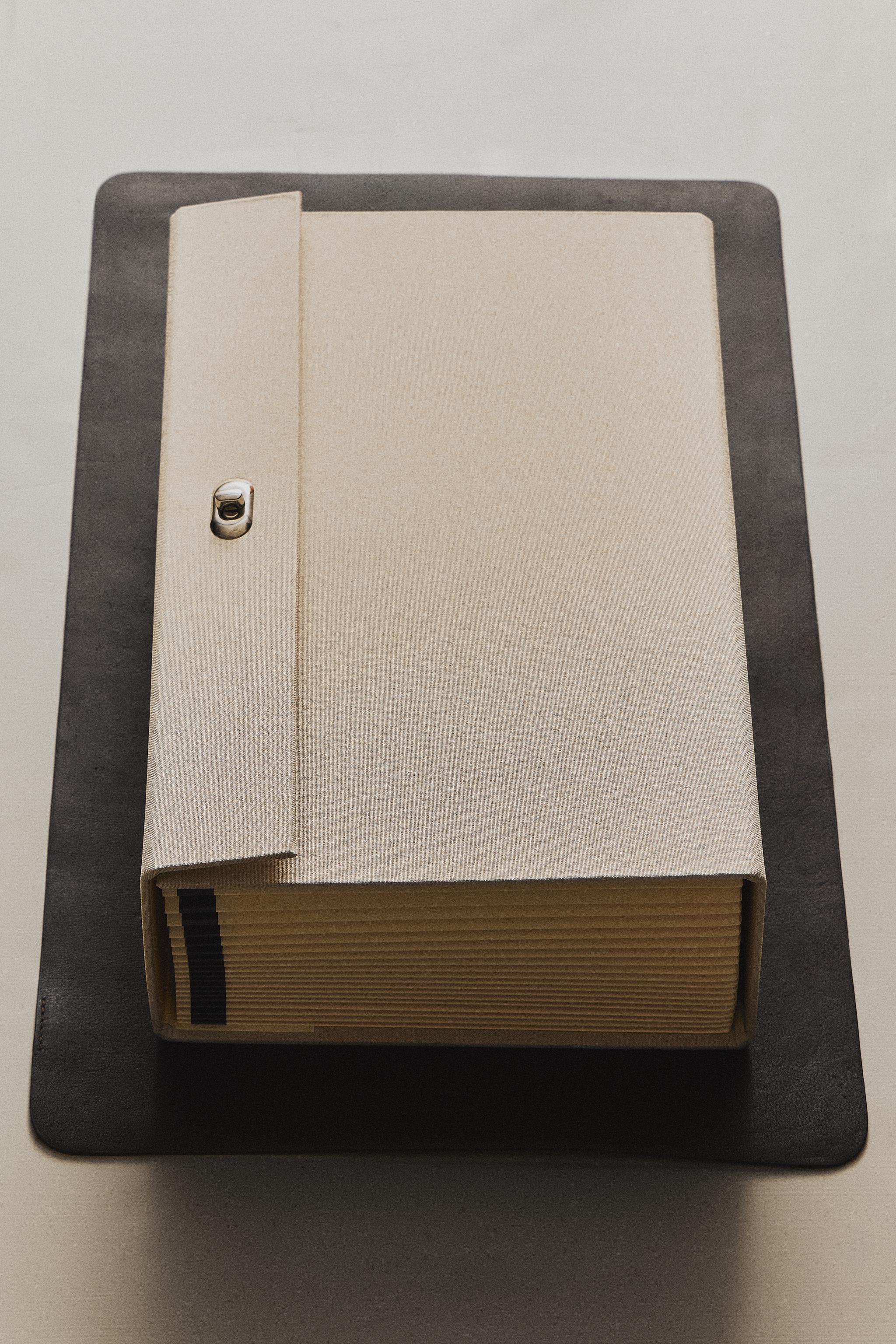 LINEN FILING BRIEFCASE