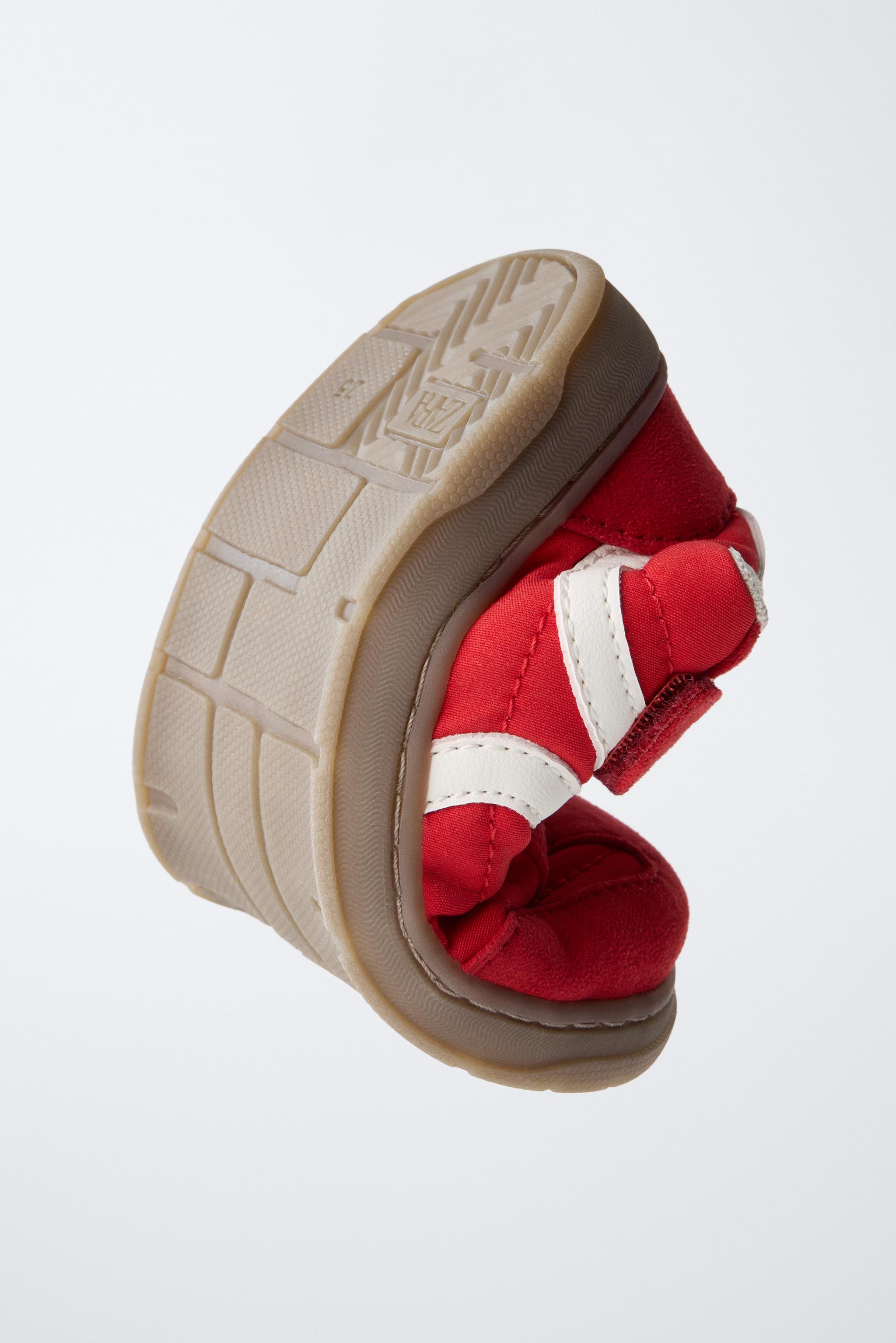 BAREFOOT SNEAKERS