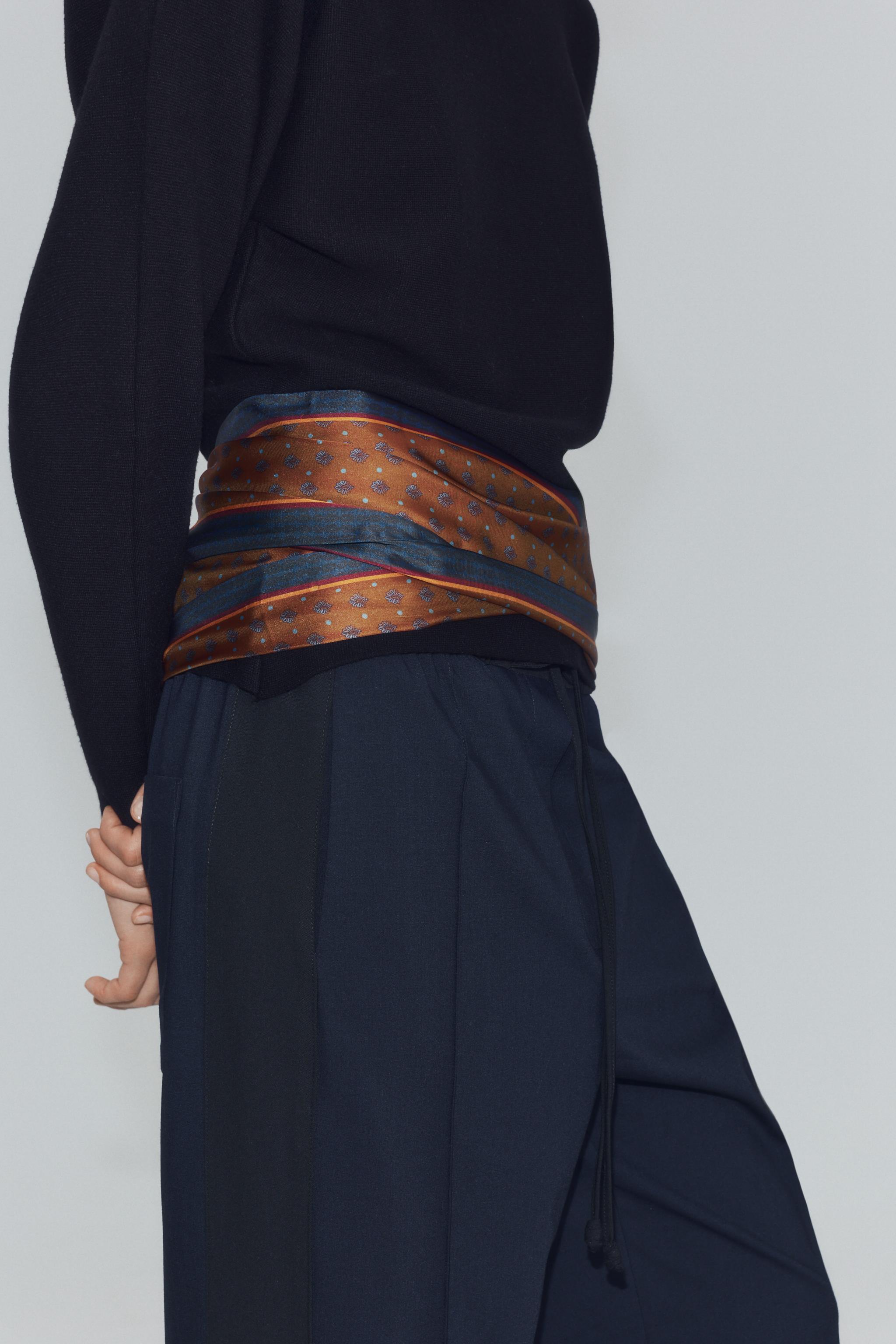 FOULARD SATINÉ IMPRIMÉ