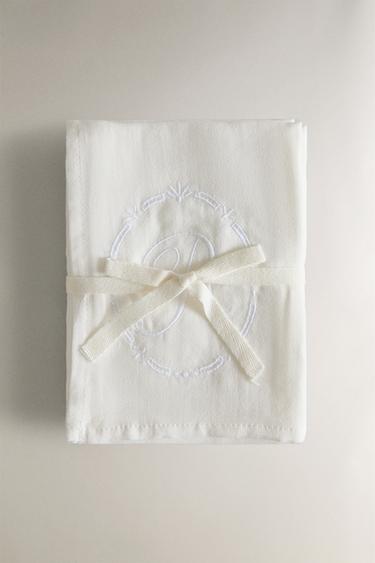 PACK OF CHILDREN’S MUSLIN CLOTHS WITH EMBROIDERED LETTER (PACK OF 2) - 869 by Zara - Image 0