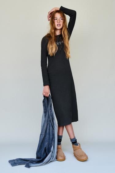 ДЛИННОЕ ПЛАТЬЕ В РУБЧИК С ТЕКСТОМ И СТРАЗАМИ — АНТРАЦИТОВО-СЕРЫЙ от Zara