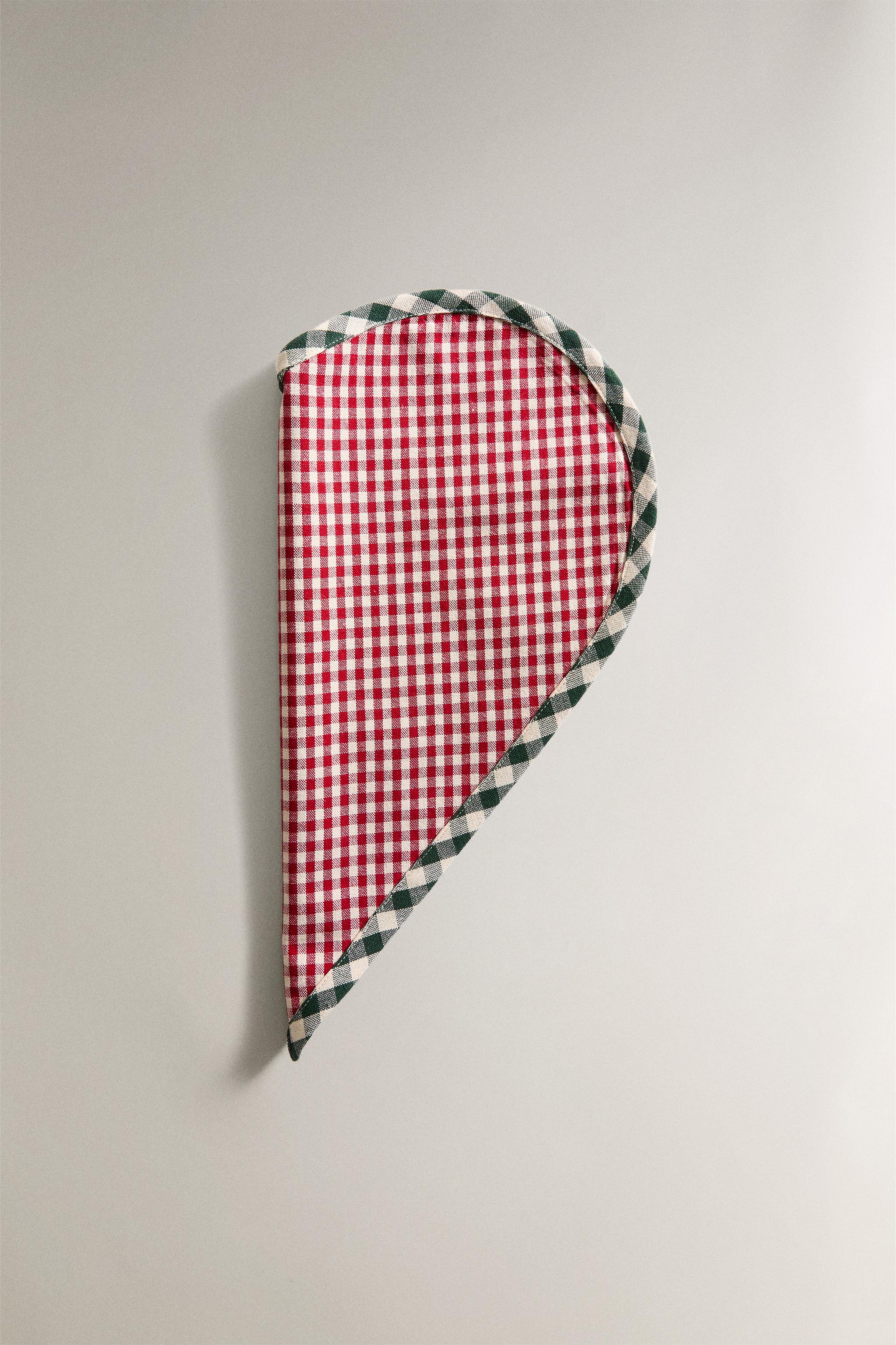 CHRISTMAS HEART PLACEMAT