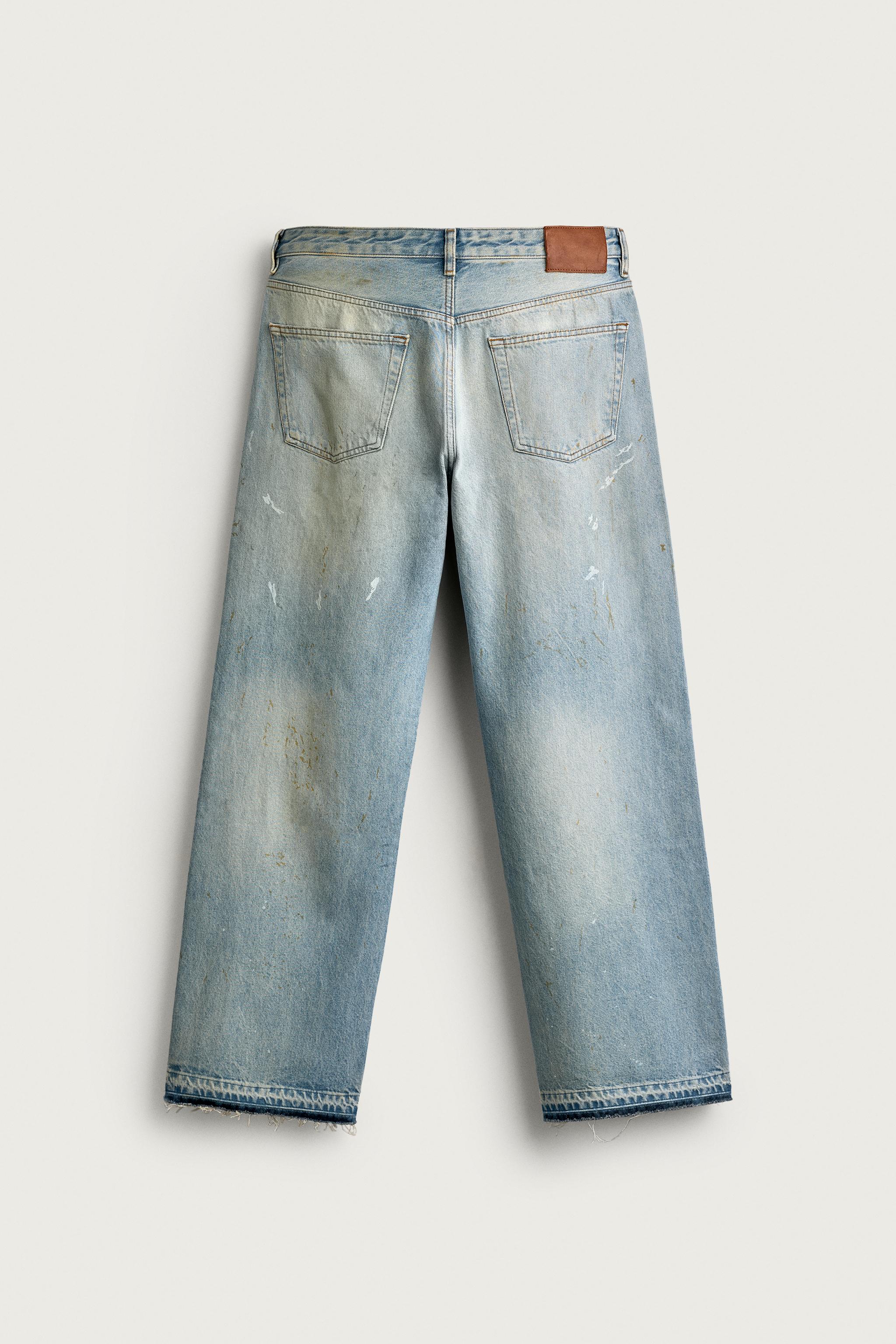 LOOSE-FIT JEANS